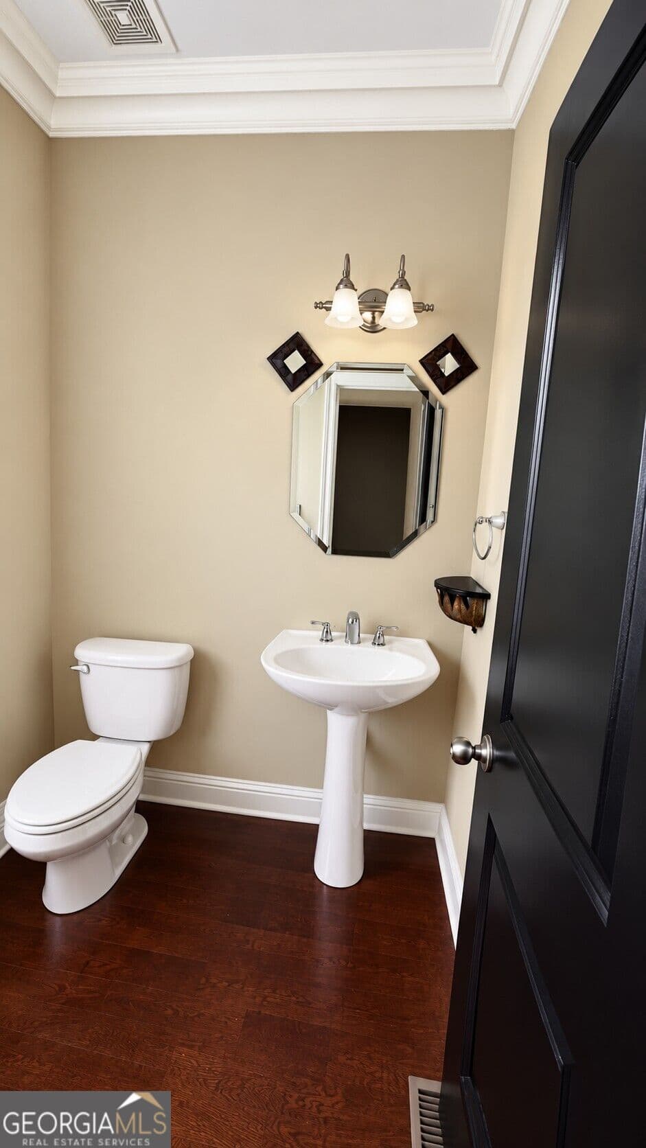 3 bedroom, 3.5 bathroom, 2,829 sq ft townhouse for sale at 5758 Pine Oak Drive, Peachtree Corners, GA 30092 — photo 6