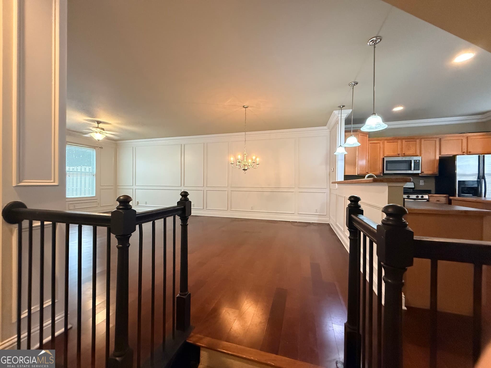3 bedroom, 3.5 bathroom, 2,829 sq ft townhouse for sale at 5758 Pine Oak Drive, Peachtree Corners, GA 30092 — photo 7