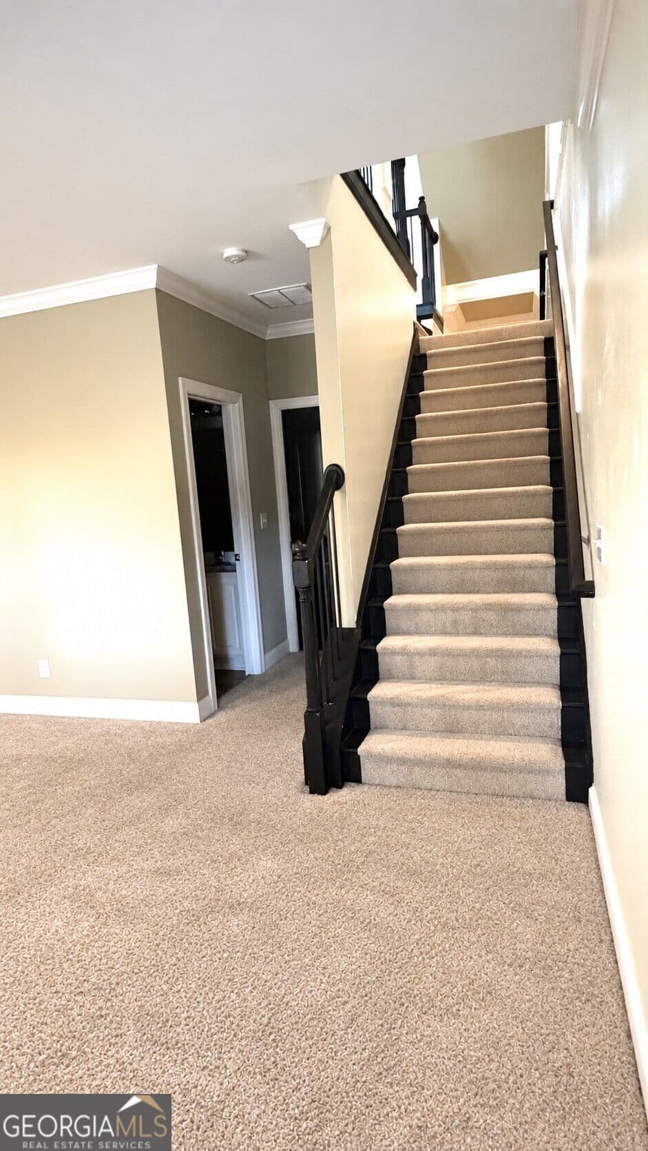 3 bedroom, 3.5 bathroom, 2,829 sq ft townhouse for sale at 5758 Pine Oak Drive, Peachtree Corners, GA 30092 — photo 4