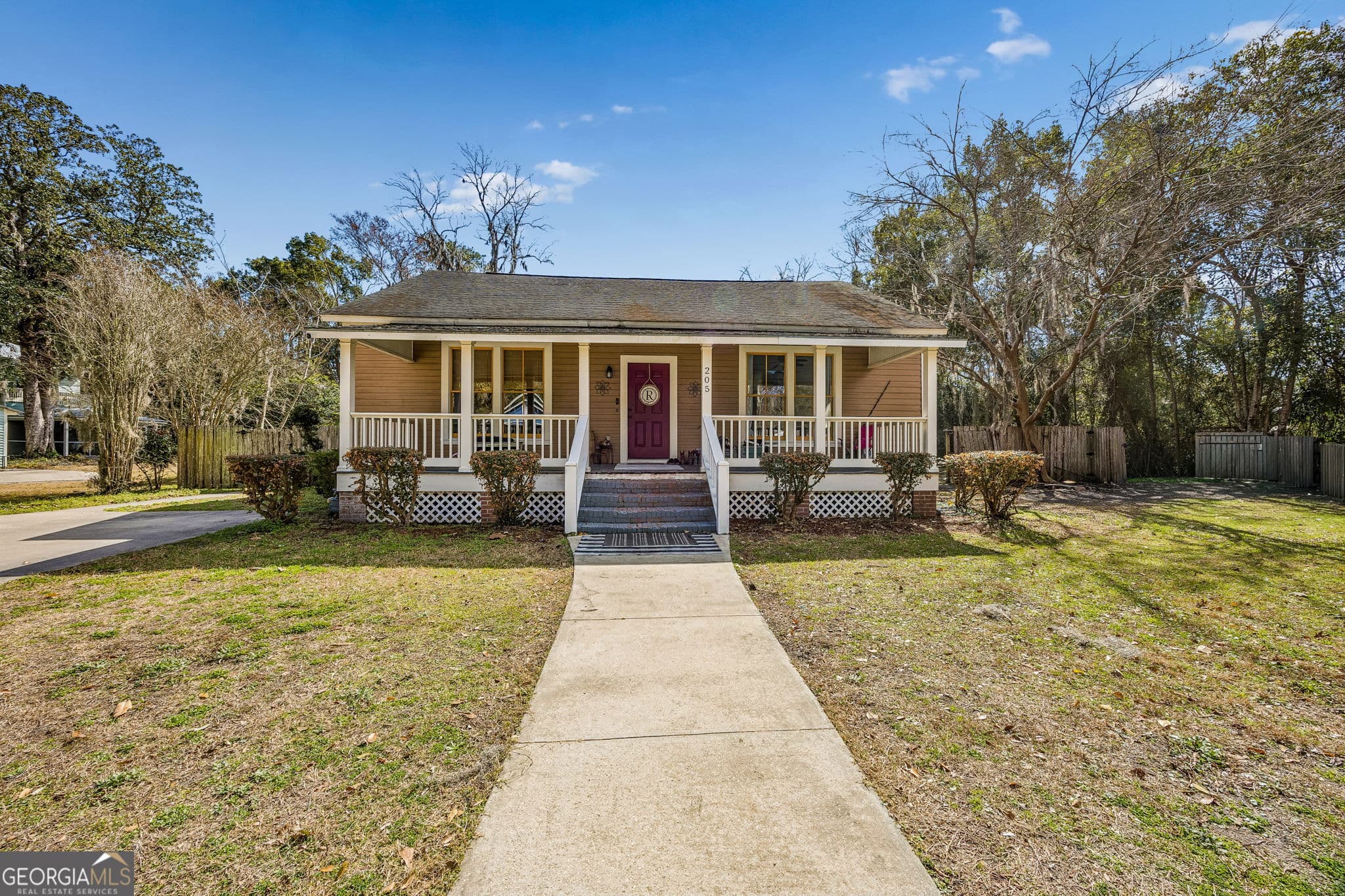 4 bedroom, 2 bathroom, 2,970 sq ft single family residence for sale at 205 W 3rd Street, Woodbine, GA 31569 — photo 2