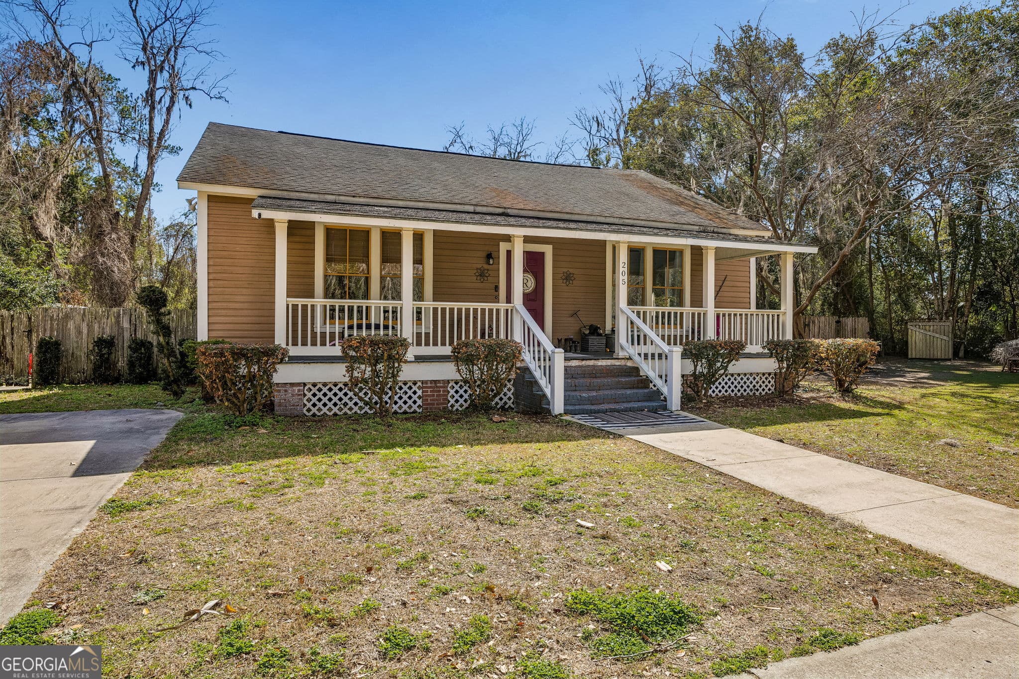4 bedroom, 2 bathroom, 2,970 sq ft single family residence for sale at 205 W 3rd Street, Woodbine, GA 31569 — photo 5