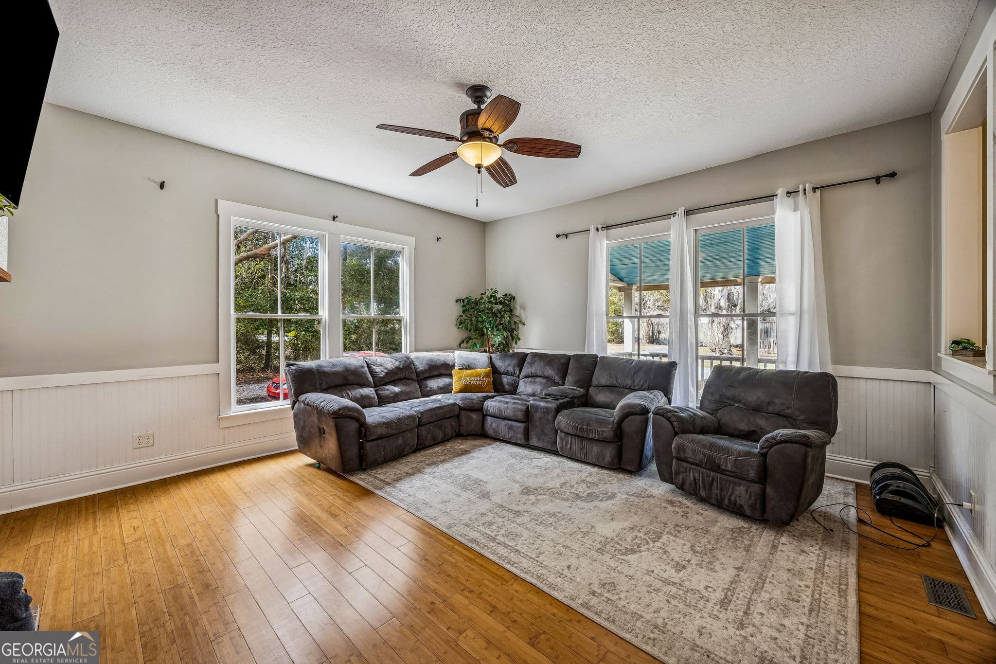 4 bedroom, 2 bathroom, 2,970 sq ft single family residence for sale at 205 W 3rd Street, Woodbine, GA 31569 — photo 10