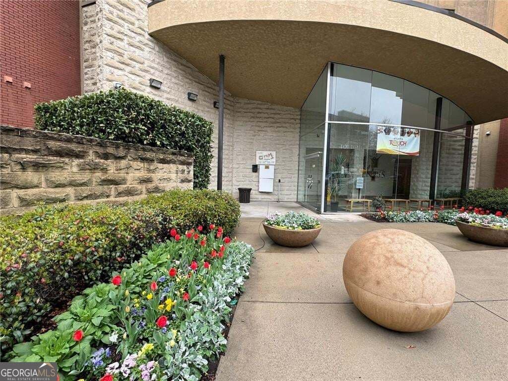 1 bedroom, 1 bathroom, 750 sq ft condominium for rent at 400 17th Street 2205, Atlanta, GA 30363 for $1,700 a month — photo 2