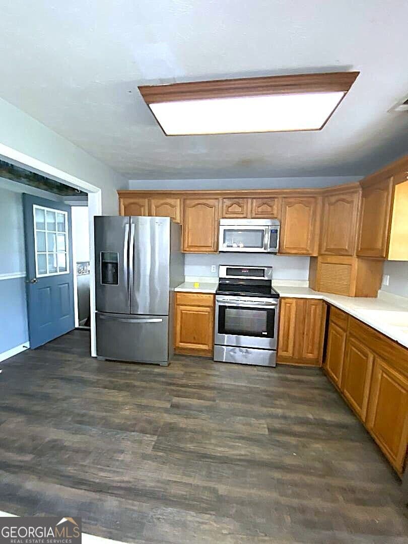 3 bedroom, 2 bathroom, 2,393 sq ft single family residence for sale at 28262 Canoochee Road, Metter, GA 30439 — photo 6