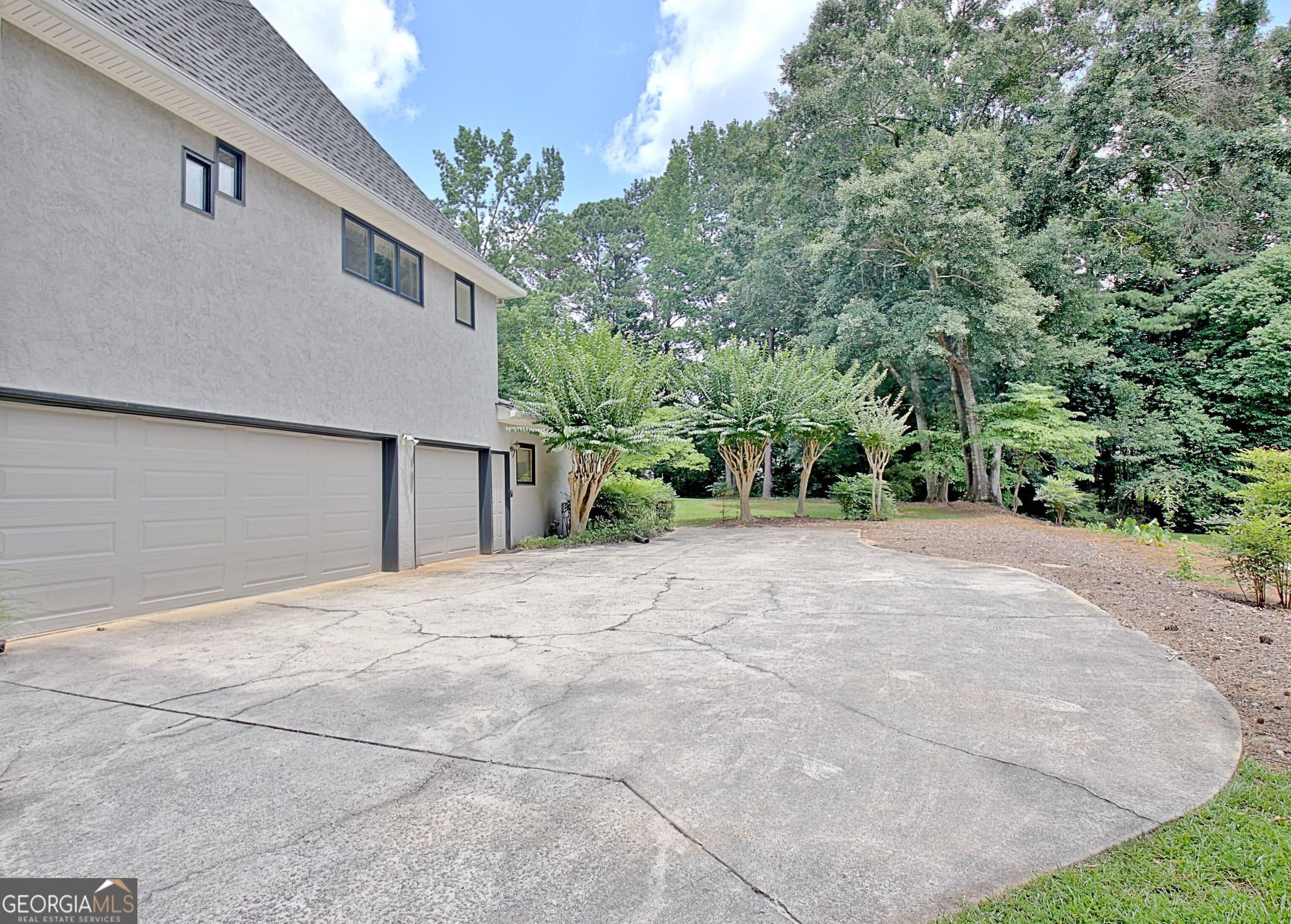 5 bedroom, 4 bathroom, 5,233 sq ft single family residence for sale at 8554 Shoreline Drive, Jonesboro, GA 30236 — photo 5