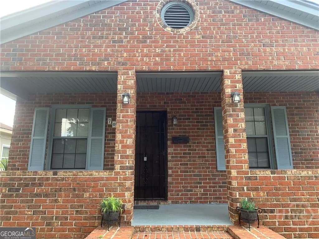 3 bedroom, 2 bathroom single family residence for sale at 708 E 32nd Street, Savannah, GA 31401 — photo 2