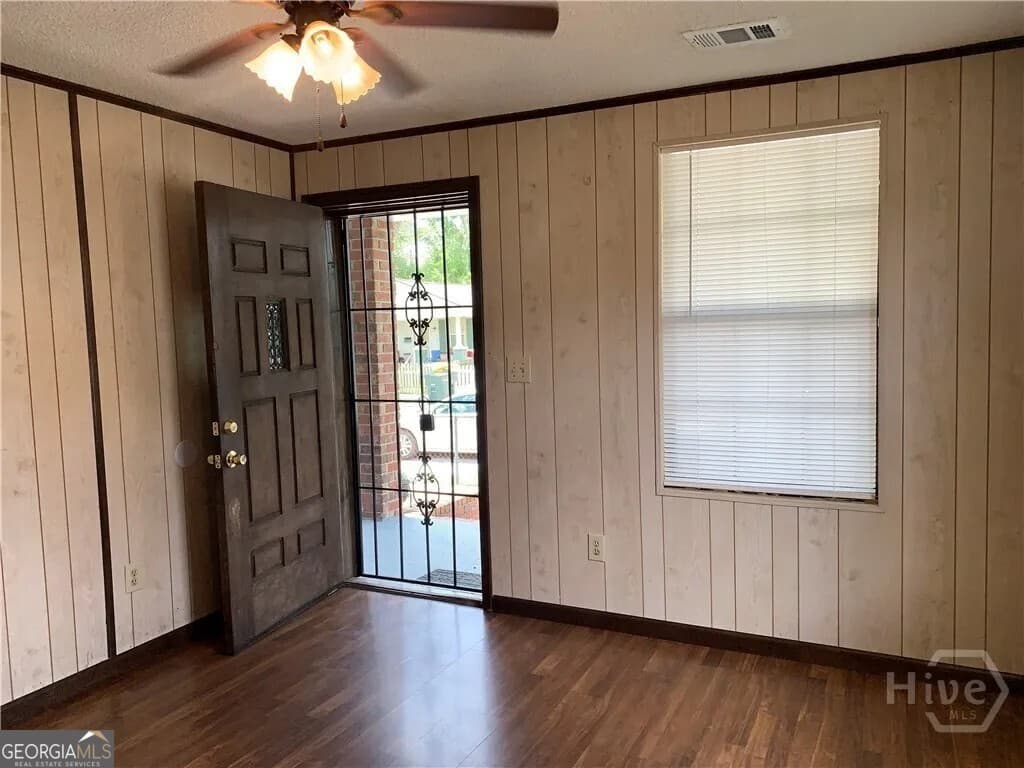 3 bedroom, 2 bathroom single family residence for sale at 708 E 32nd Street, Savannah, GA 31401 — photo 3