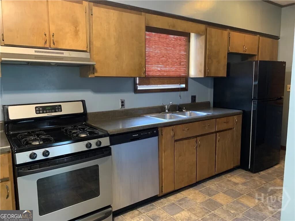3 bedroom, 2 bathroom single family residence for sale at 708 E 32nd Street, Savannah, GA 31401 — photo 10