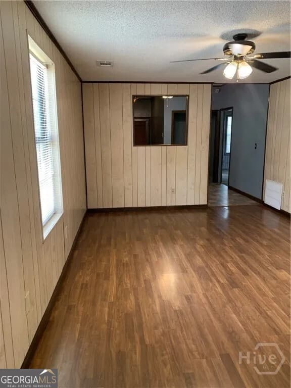 3 bedroom, 2 bathroom single family residence for sale at 708 E 32nd Street, Savannah, GA 31401 — photo 4