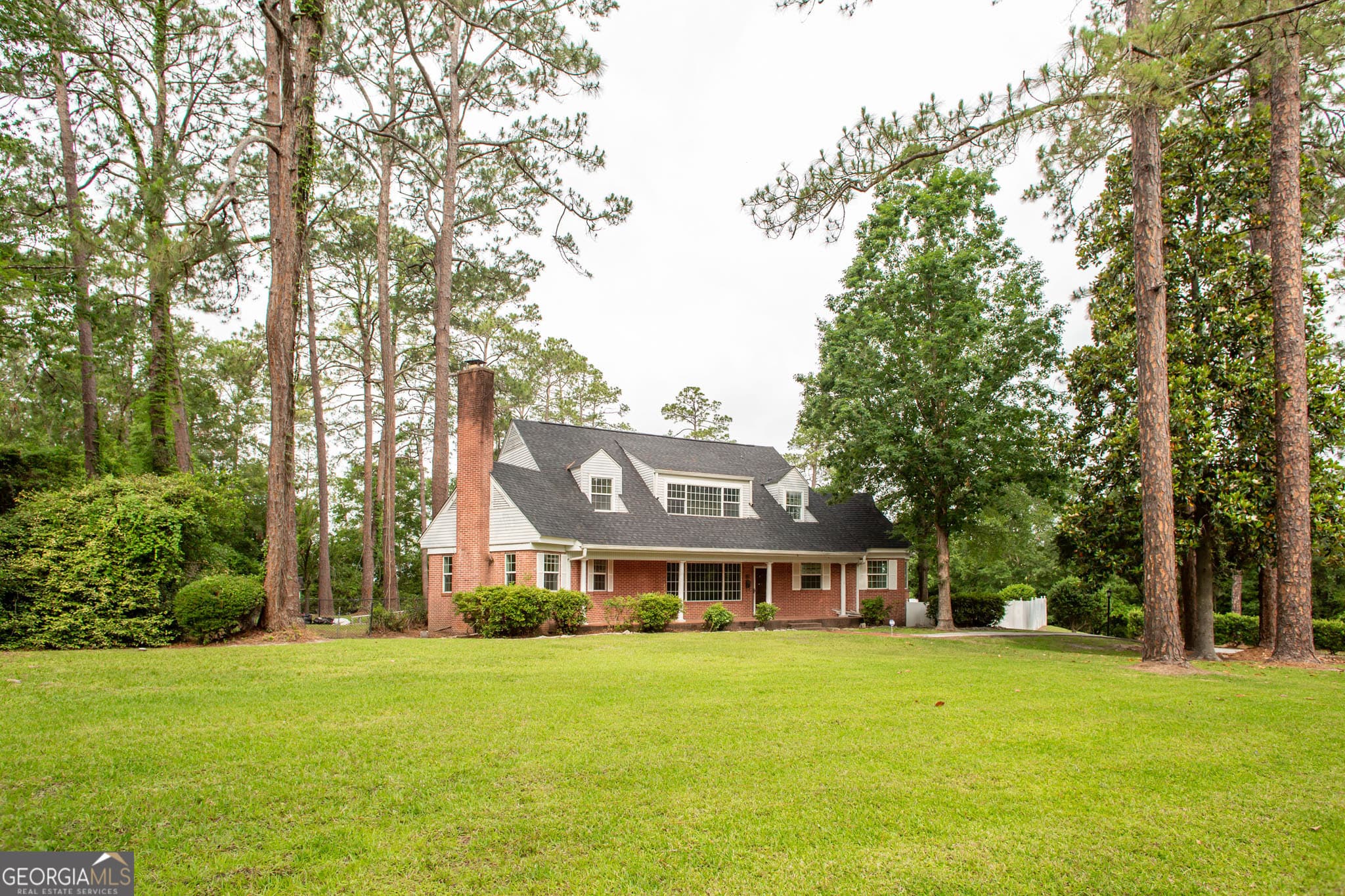 4 bedroom, 3 bathroom, 2,898 sq ft single family residence for sale at 1701 Satilla Boulevard, Waycross, GA 31501 — photo 3
