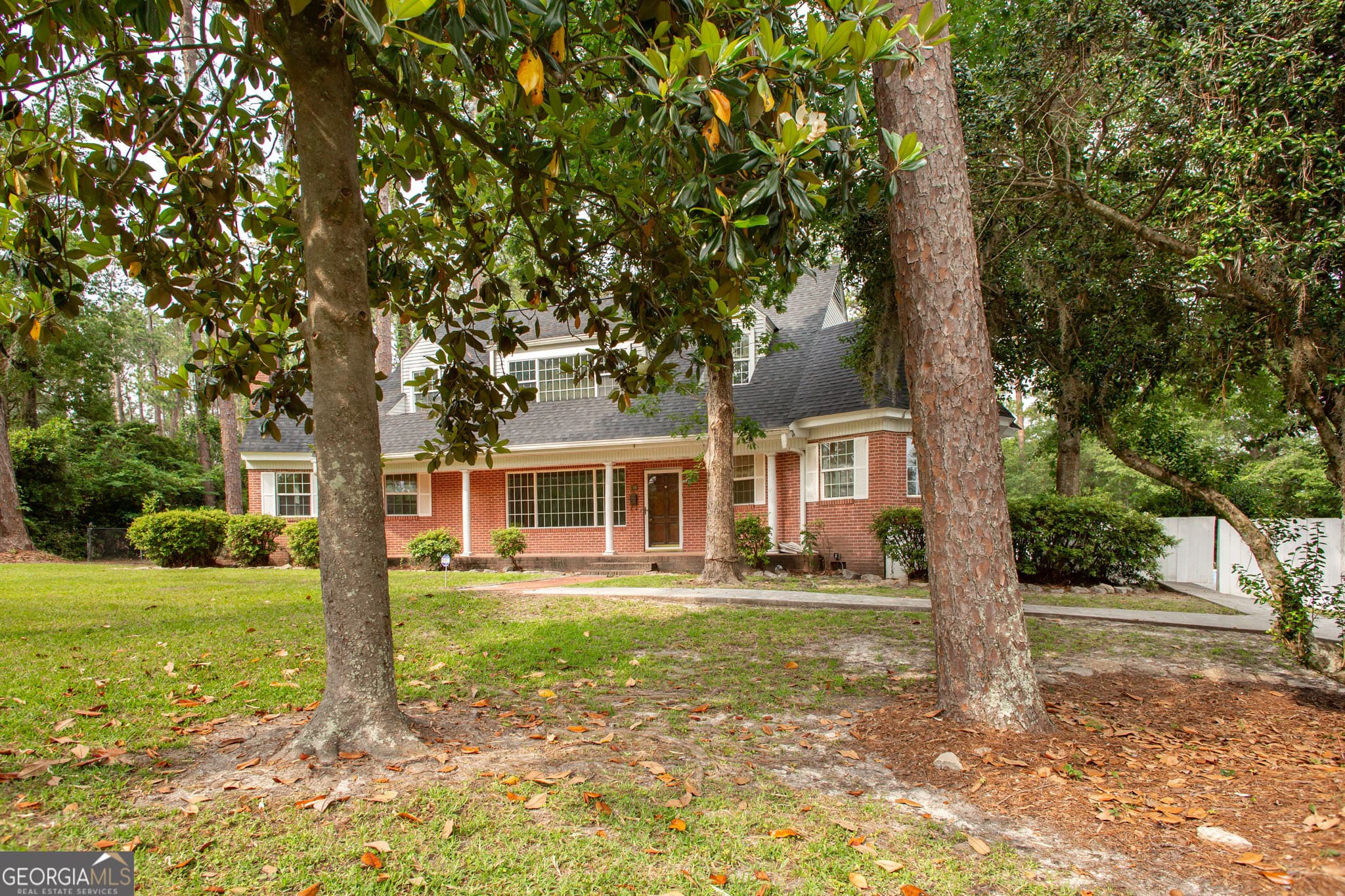 4 bedroom, 3 bathroom, 2,898 sq ft single family residence for sale at 1701 Satilla Boulevard, Waycross, GA 31501 — photo 4