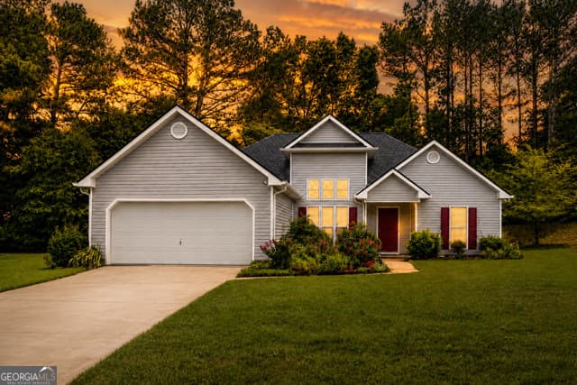 3 bedroom, 2 bathroom, 1,521 sq ft single family residence for sale at 4662 Huff Park Court, Snellville, GA 30039 — photo 1 of 10