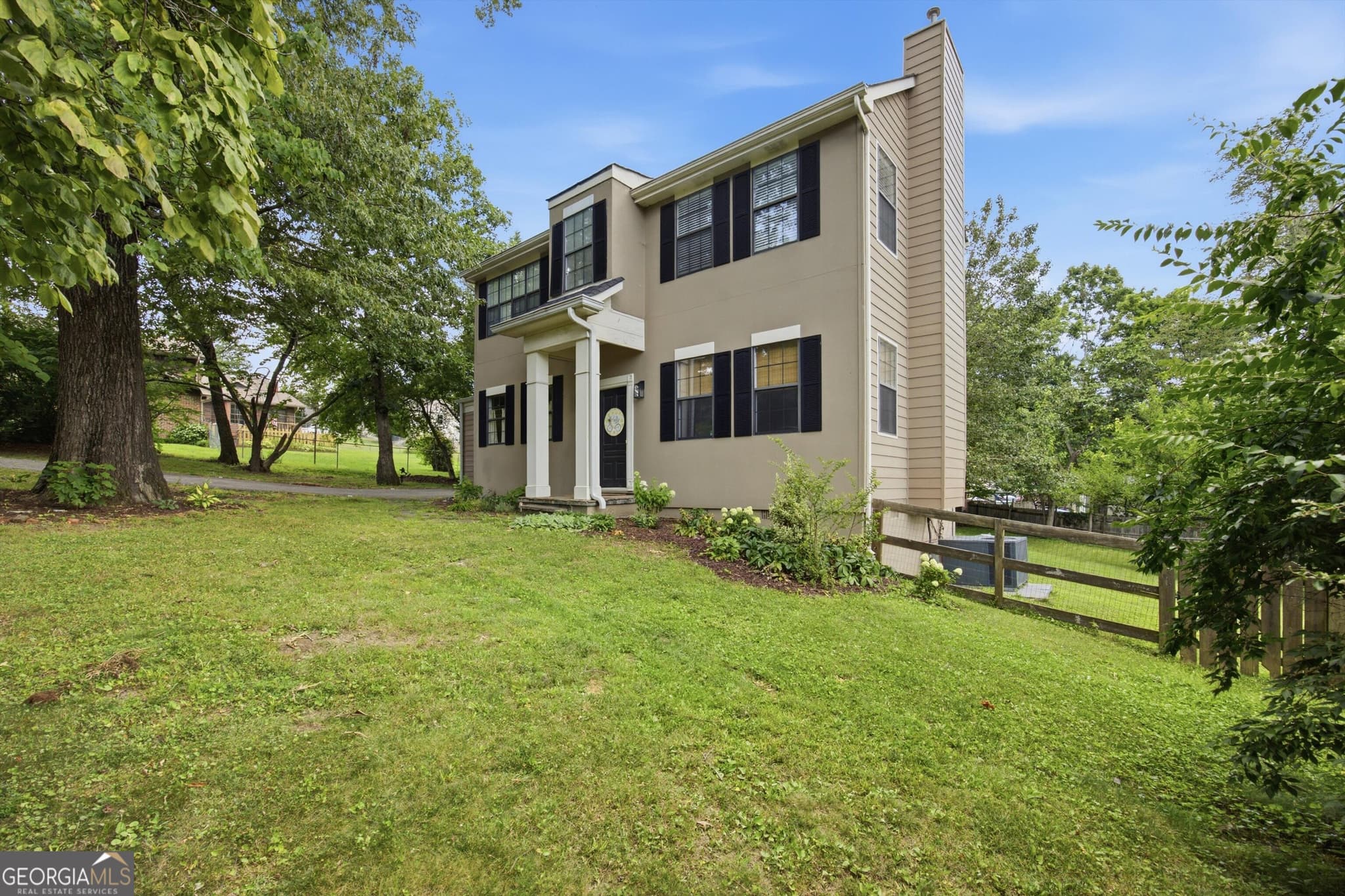 2 bedroom, 1.5 bathroom, 1,344 sq ft single family residence for sale at 106 Claire Street, Rossville, GA 30741