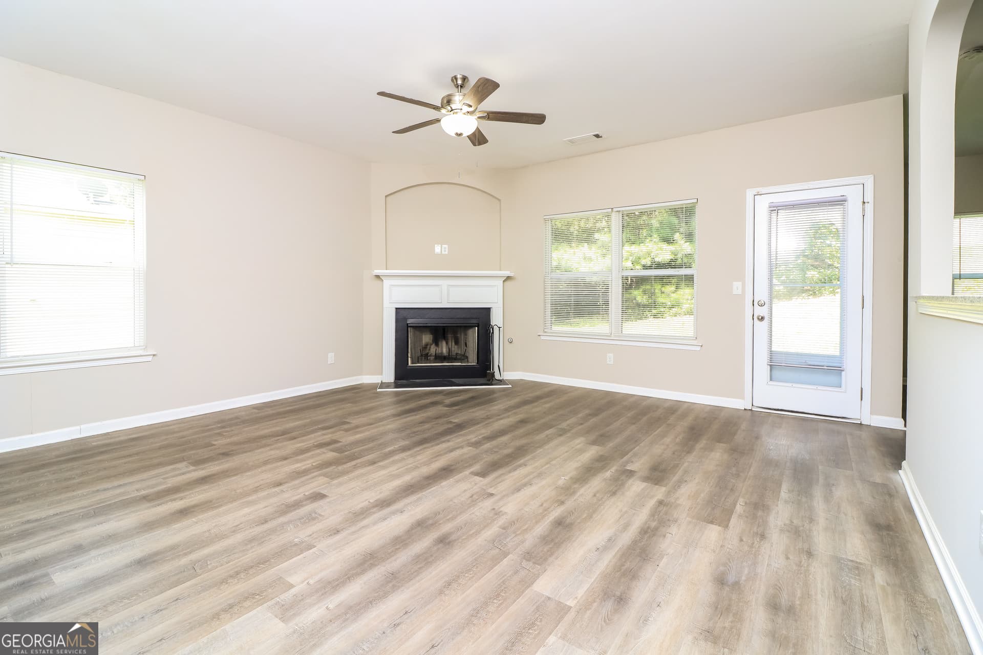 4 bedroom, 2.5 bathroom, 2,378 sq ft single family residence for sale at 7478 Absinth Drive, Atlanta, GA 30349 — photo 7