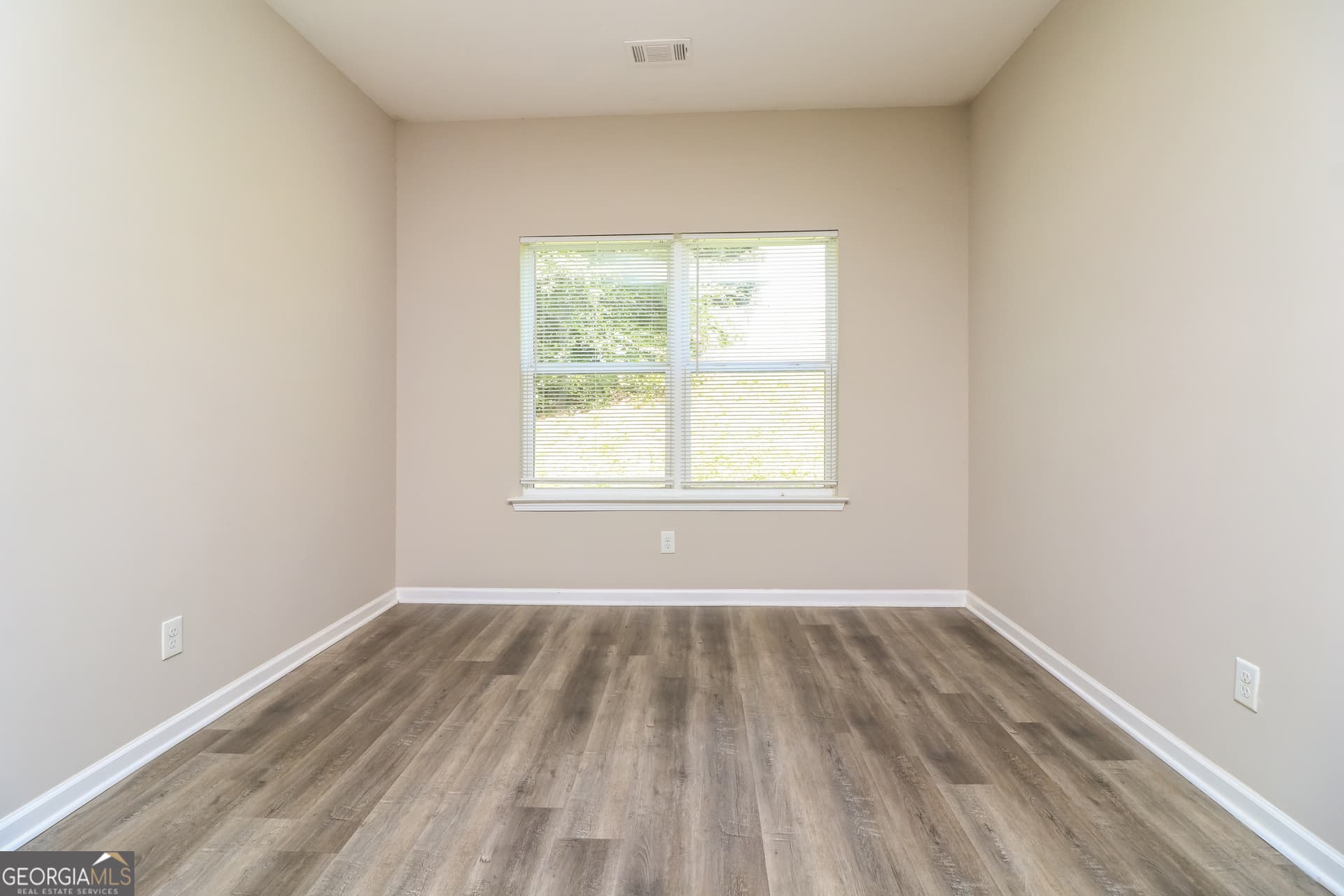 4 bedroom, 2.5 bathroom, 2,378 sq ft single family residence for sale at 7478 Absinth Drive, Atlanta, GA 30349 — photo 10