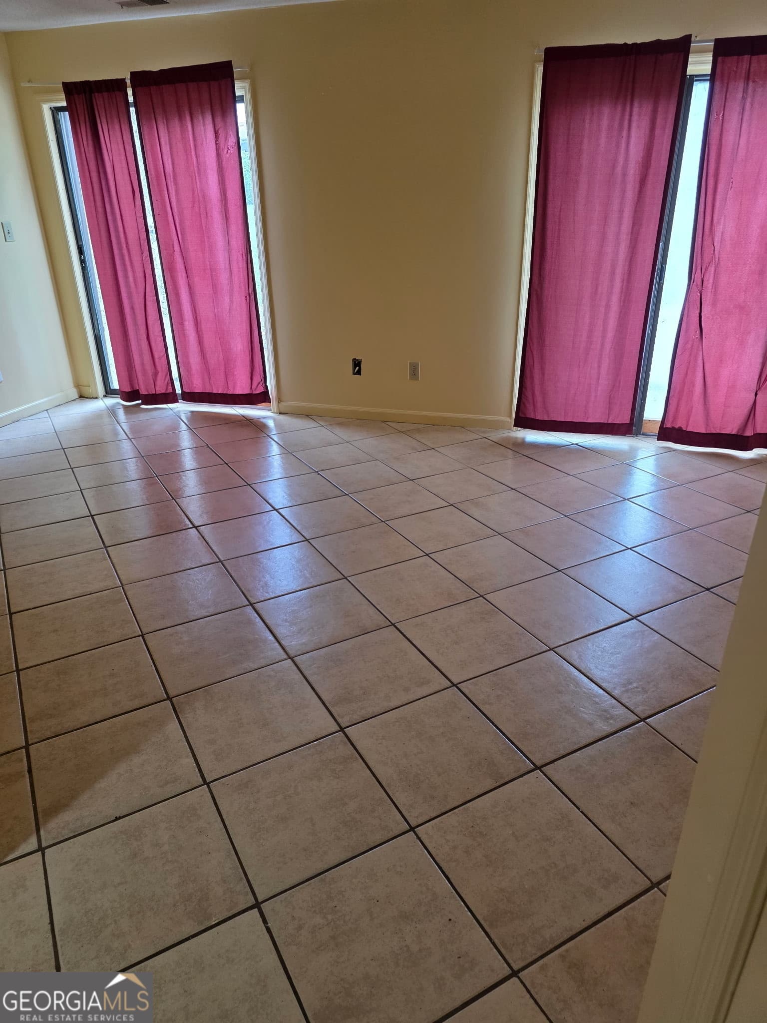 2 bedroom, 1.5 bathroom, 1,250 sq ft duplex for rent at 89 Tiburon Court, Lithonia, GA 30038 for $1,400 a month — photo 4
