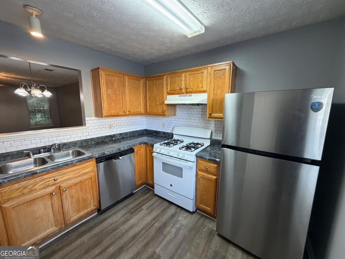 2 bedroom, 2.5 bathroom, 1,206 sq ft townhouse for rent at 3123 Fields Drive, Lithonia, GA 30038 for $1,500 a month — photo 6