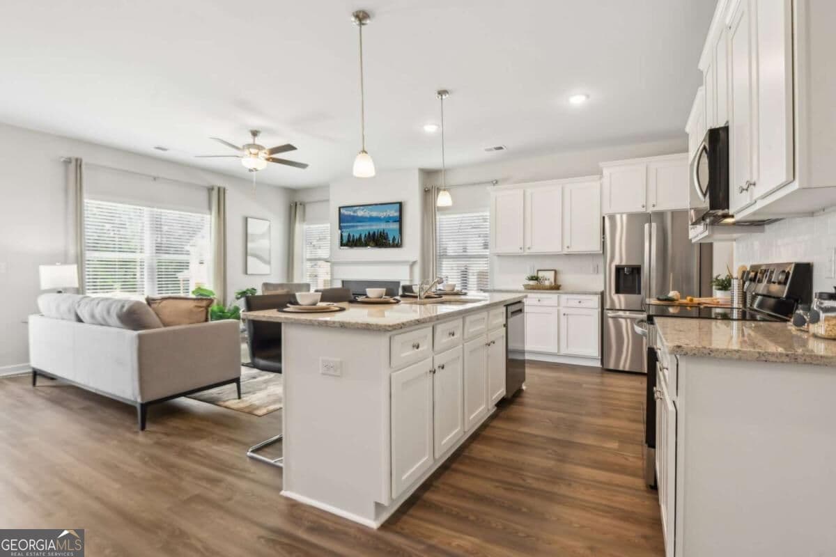 4 bedroom, 2.5 bathroom townhouse for sale at 7049 Old bridge Lane, Conyers, GA 30013 — photo 8