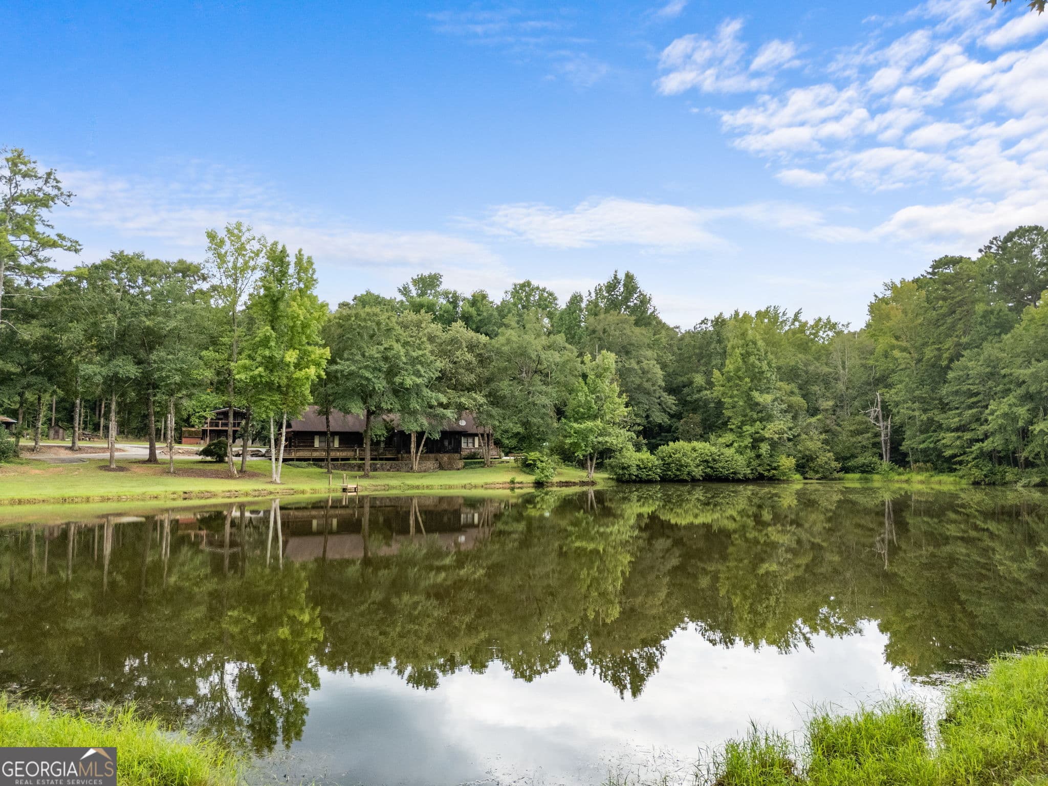 3 bedroom, 3.5 bathroom, 3,033 sq ft single family residence for sale at 261 McIntosh Circle, Jackson, GA 30233 — photo 2