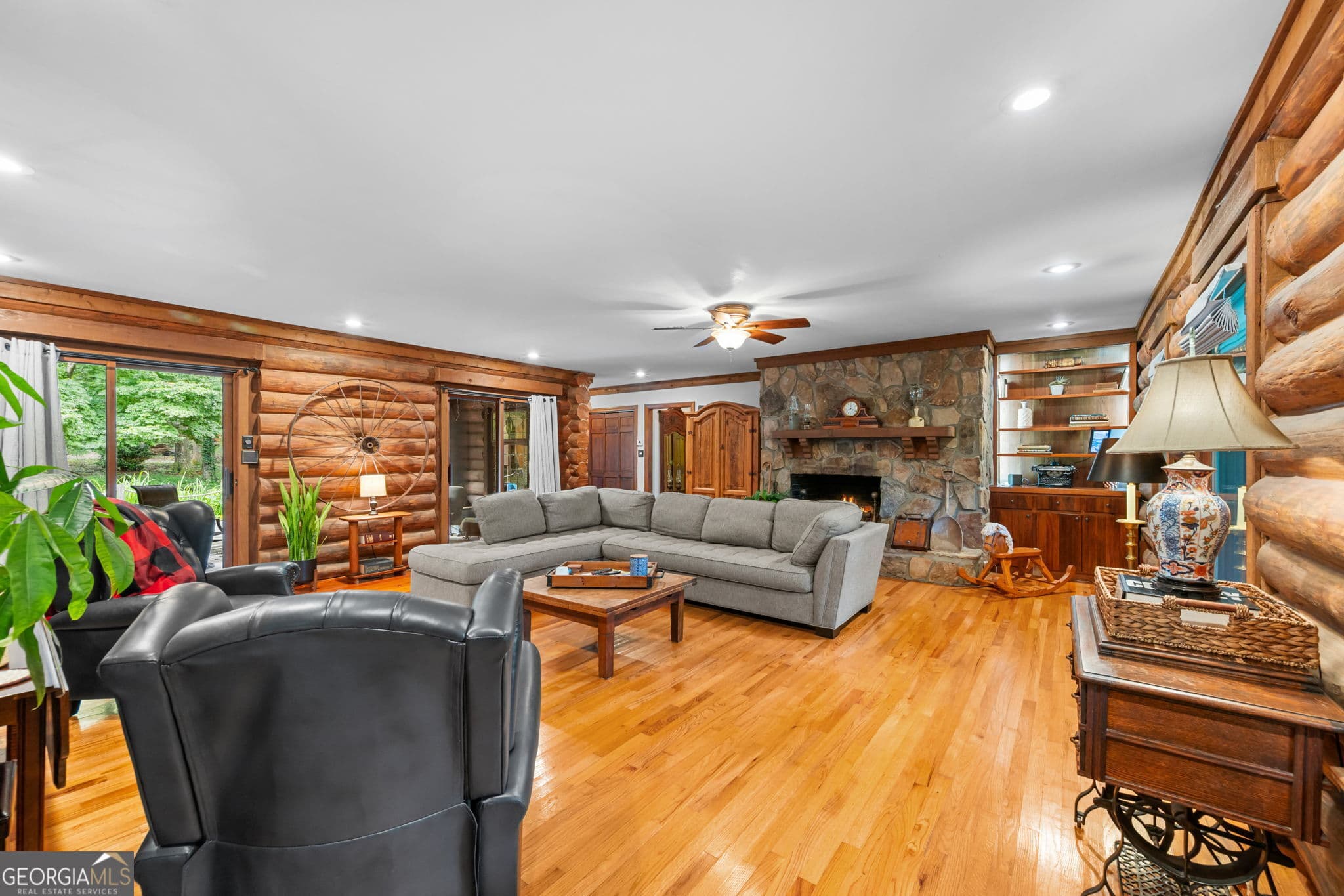 3 bedroom, 3.5 bathroom, 3,033 sq ft single family residence for sale at 261 McIntosh Circle, Jackson, GA 30233 — photo 5