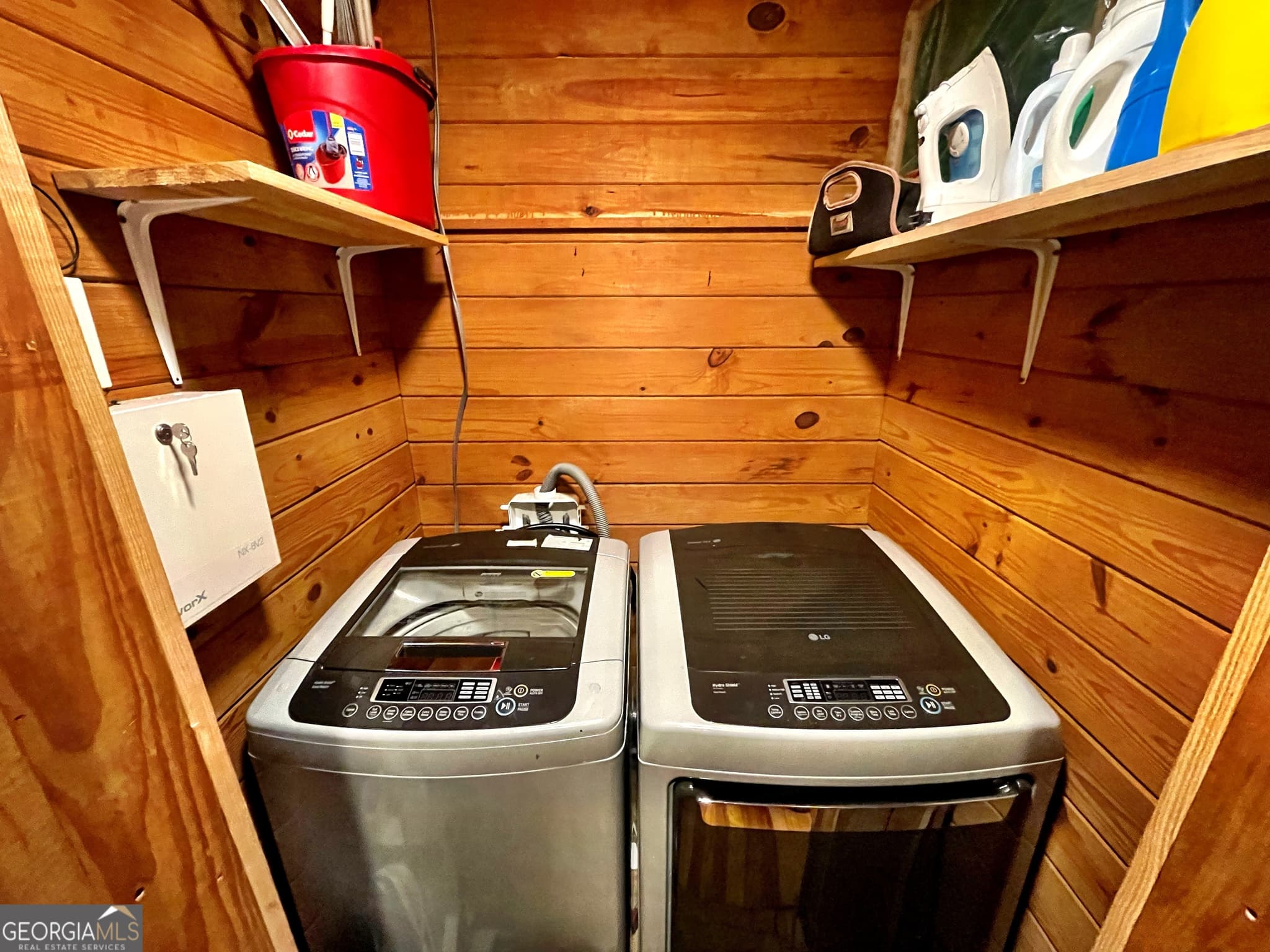 2 bedroom, 1 bathroom, 1,761 sq ft cabin,single family residence for sale at 6591 Thomaston Road, Macon, GA 31220 — photo 6