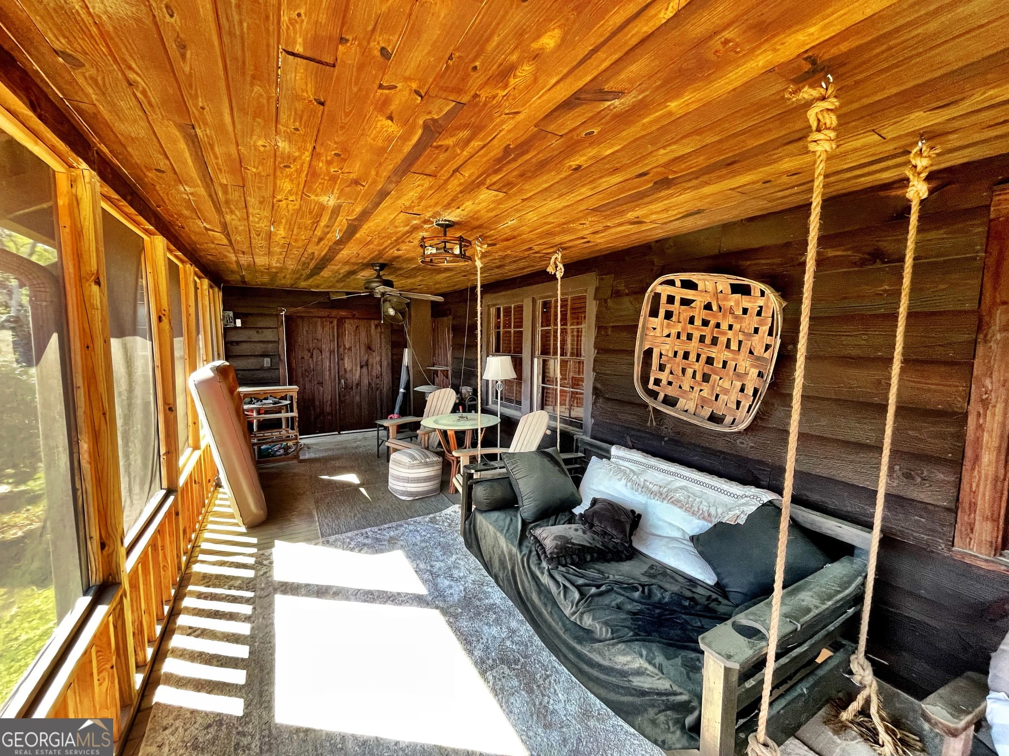 2 bedroom, 1 bathroom, 1,761 sq ft cabin,single family residence for sale at 6591 Thomaston Road, Macon, GA 31220 — photo 7