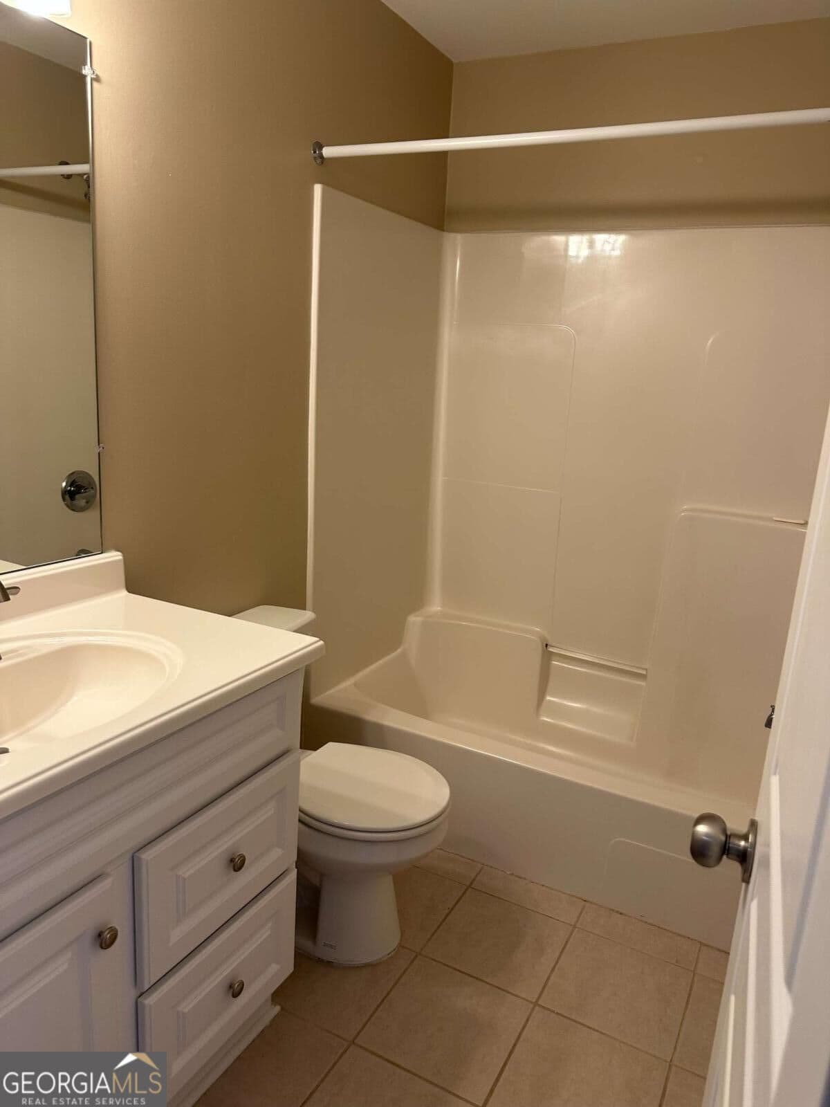 3 bedroom, 3 bathroom condominium for sale at 490 Barnett Shoals Road 914, Athens, GA 30605 — photo 9