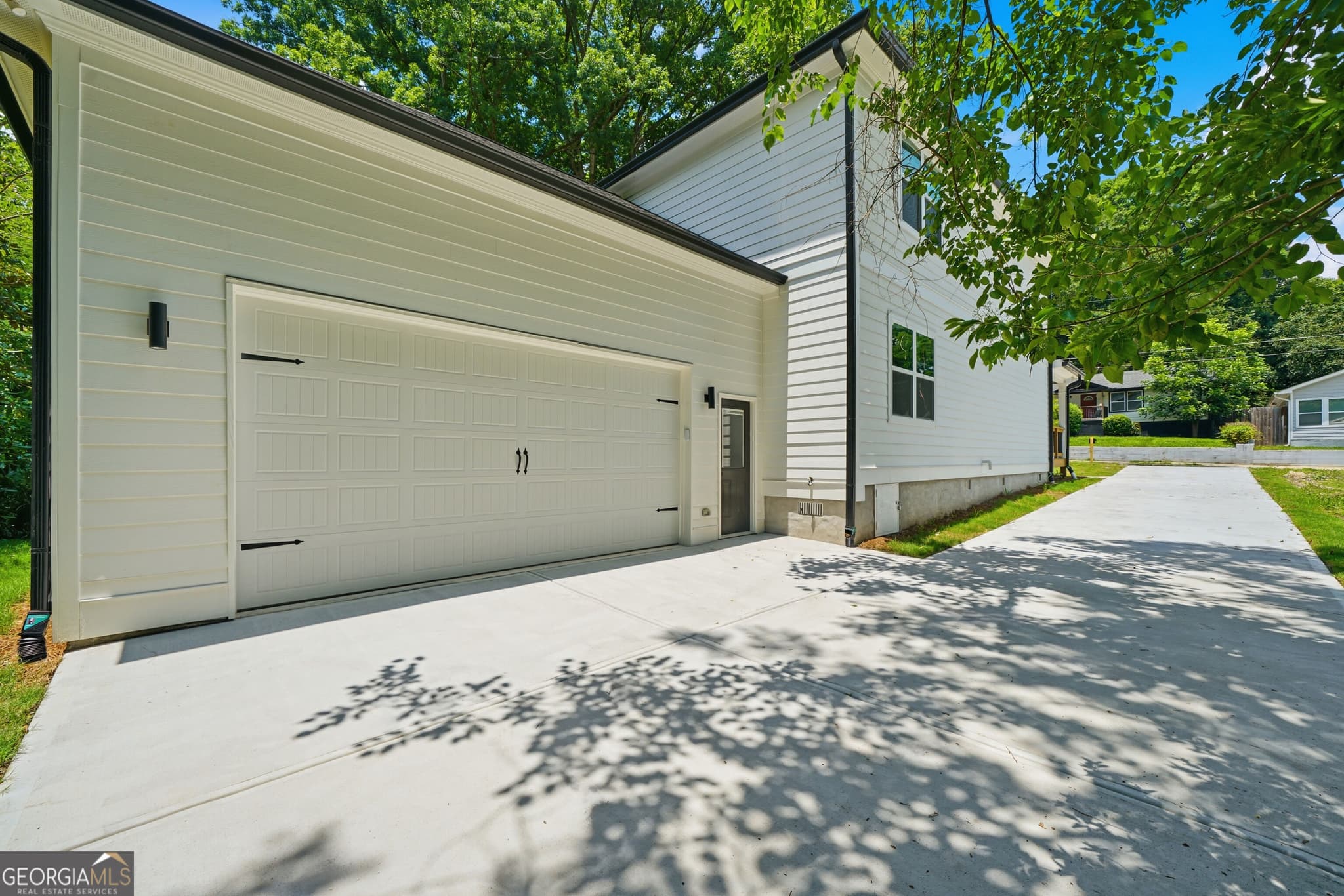 4 bedroom, 3 bathroom, 2,200 sq ft single family residence for sale at 2194 SW Wingate Street, Atlanta, GA 30310 — photo 6