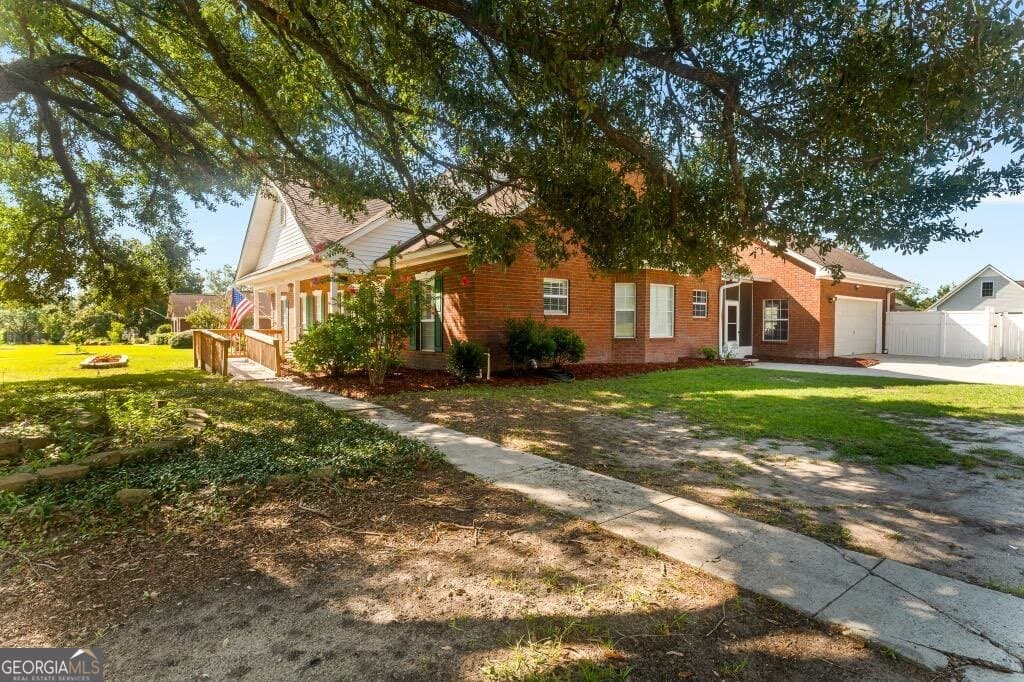 3 bedroom, 2.5 bathroom, 2,073 sq ft single family residence under contract at 2384 Hodgeville Road, Rincon, GA 31326 — photo 7
