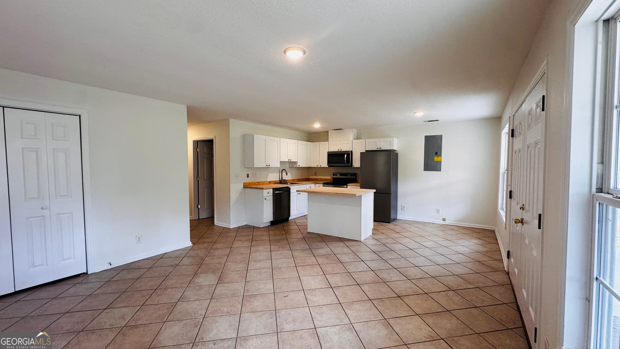3 bedroom, 2 bathroom, 1,056 sq ft single family residence for sale at 101 Mimosa Circle, Reidsville, GA 30453 — photo 4