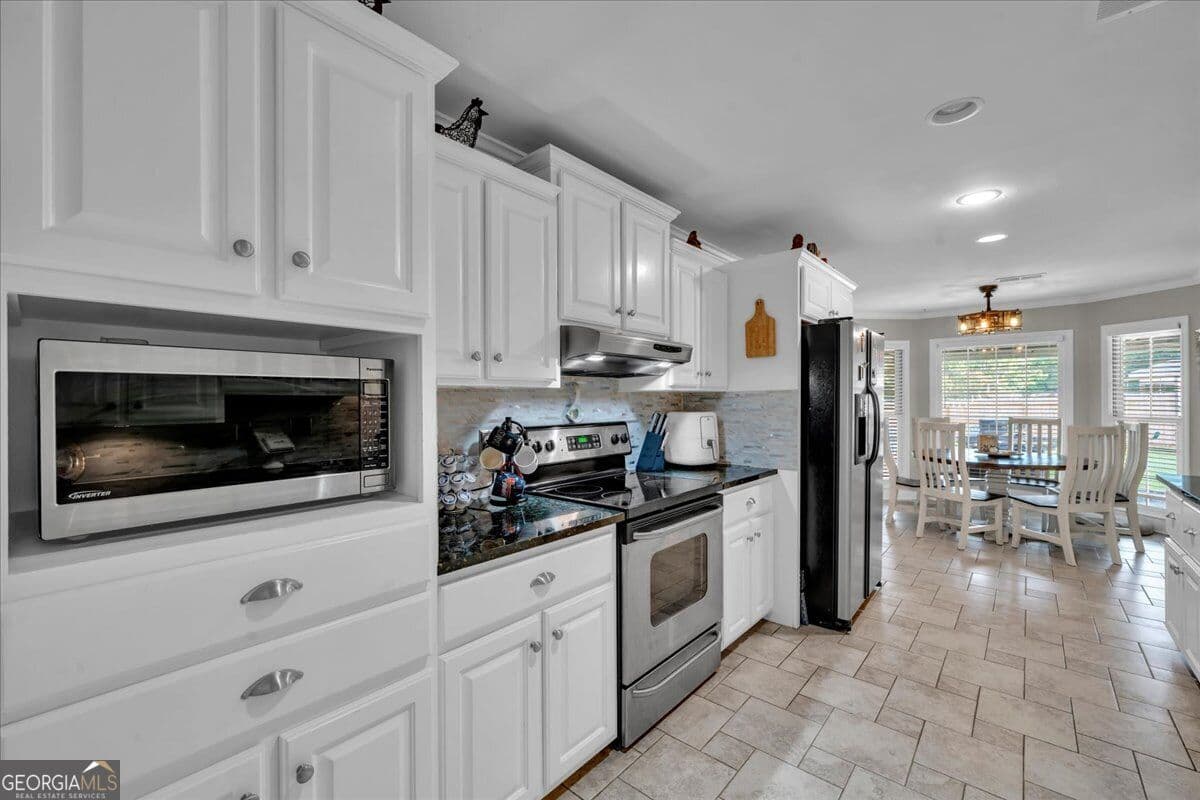 4 bedroom, 2 bathroom, 2,166 sq ft single family residence under contract at 232 Briarwood Circle, Americus, GA 31709 — photo 8