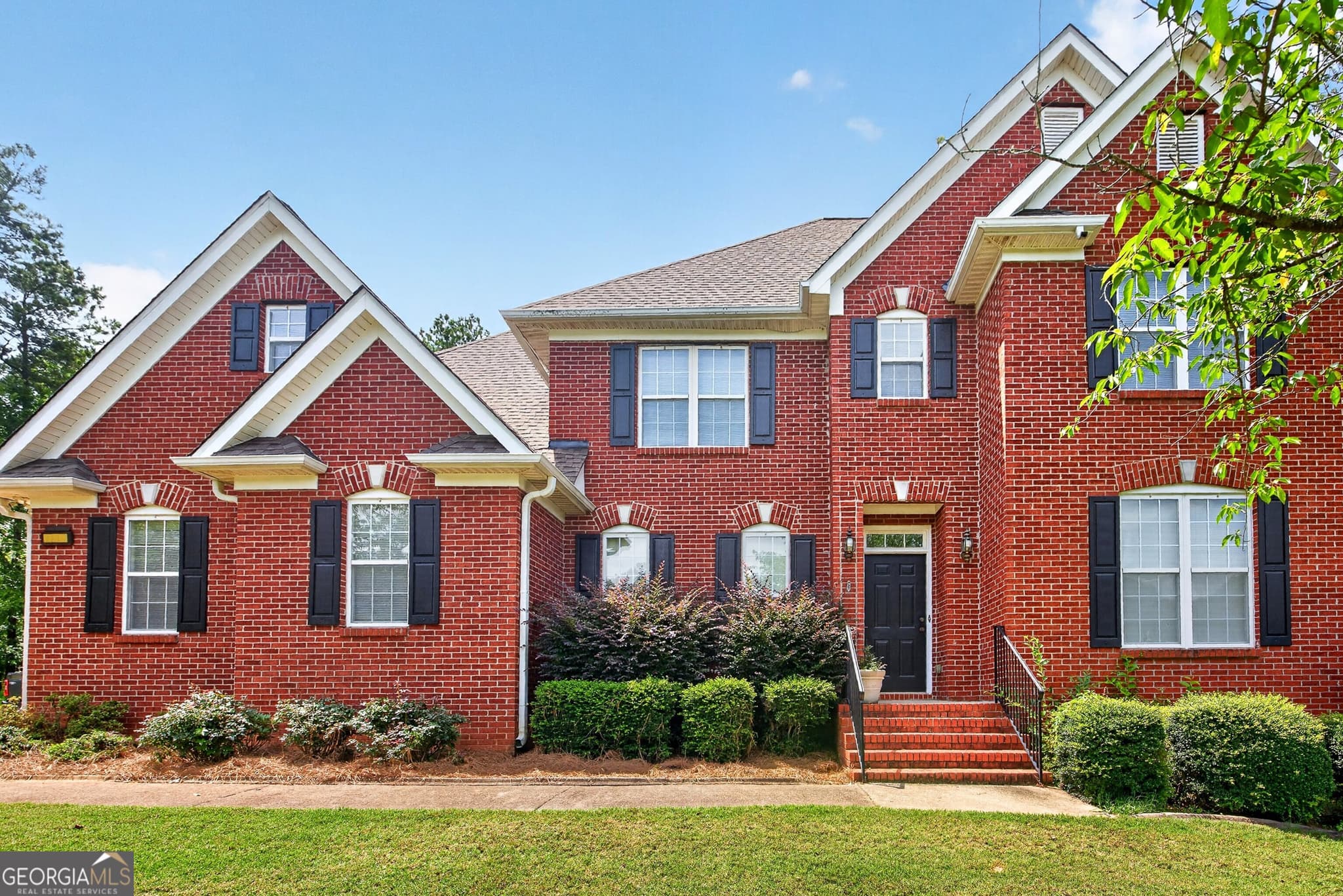4 bedroom, 3 bathroom, 2,696 sq ft single family residence for sale at 180 Canal Place, Fayetteville, GA 30215 — photo 4