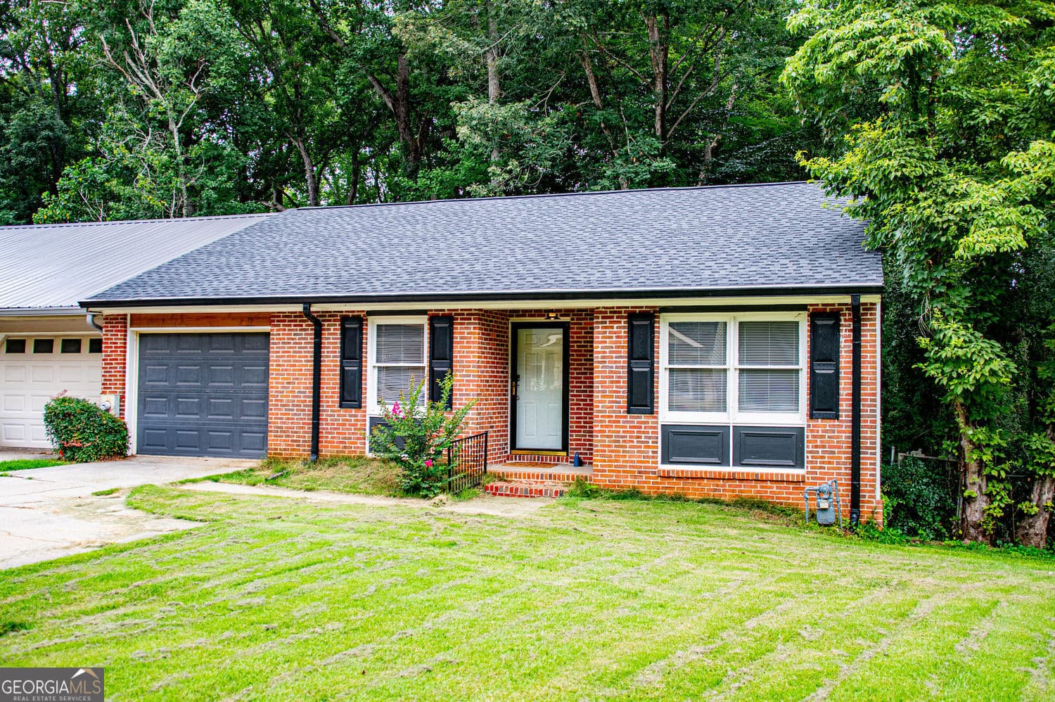 2 bedroom, 2 bathroom, 1,128 sq ft townhouse for sale at 151 Wrenwood Lane, Carrollton, GA 30117 — photo 2