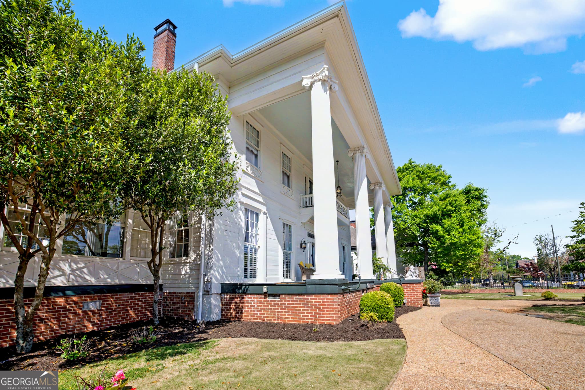 6 bedroom, 5.5 bathroom, 6,360 sq ft single family residence for sale at 141 Greenville Street, Newnan, GA 30263 — photo 8