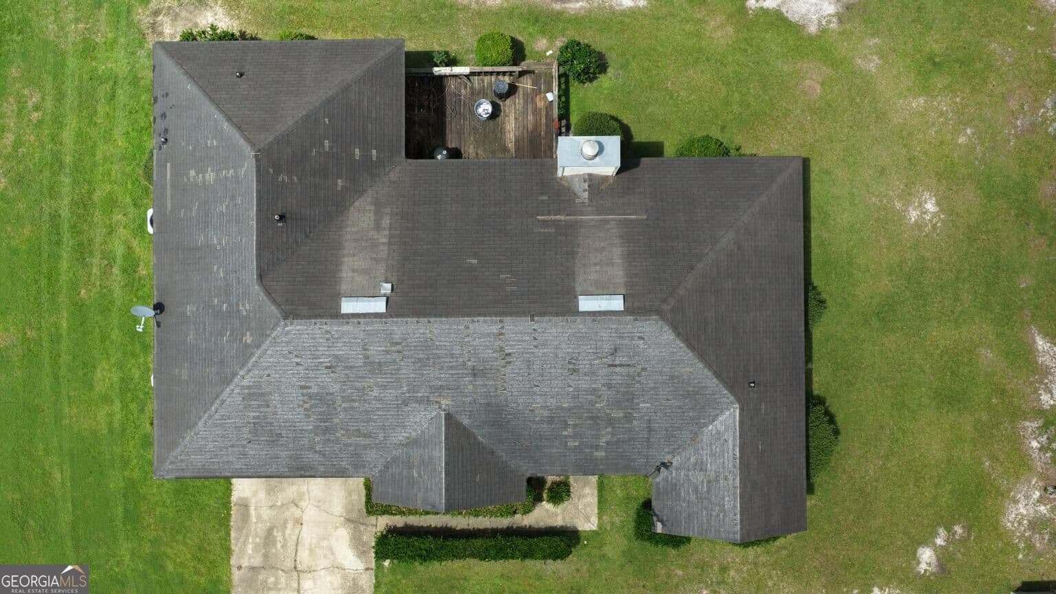 3 bedroom, 2 bathroom, 1,571 sq ft single family residence under contract at 4001 Mt Zion Church Road, Valdosta, GA 31605 — photo 2