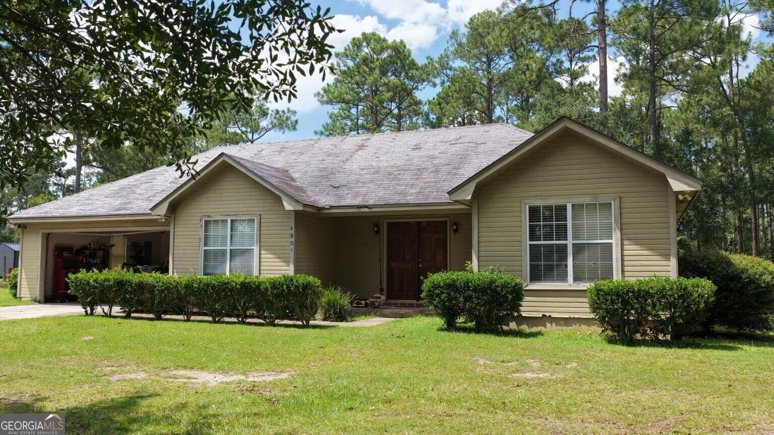 3 bedroom, 2 bathroom, 1,571 sq ft single family residence under contract at 4001 Mt Zion Church Road, Valdosta, GA 31605