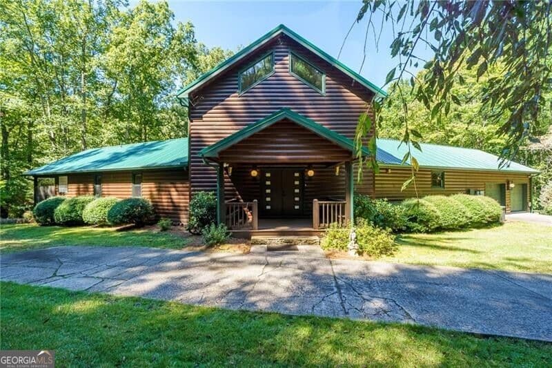 7 bedroom, 5 bathroom, 5,903 sq ft cabin,single family residence for sale at 20 Bear Trail, Ellijay, GA 30540 — photo 4