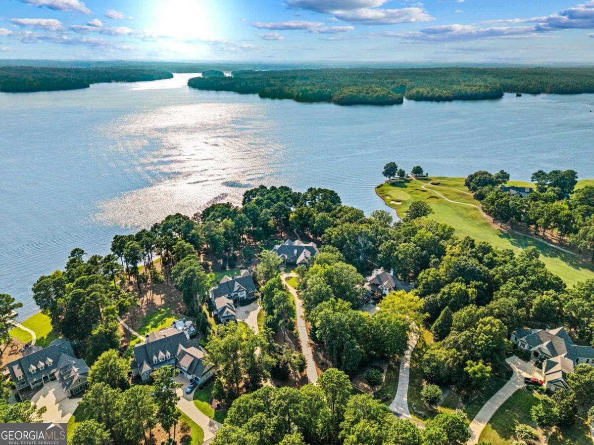 5 bedroom, 5.5 bathroom, 4,742 sq ft single family residence for sale at 1201 Big Water Circle, Greensboro, GA 30642 — photo 6