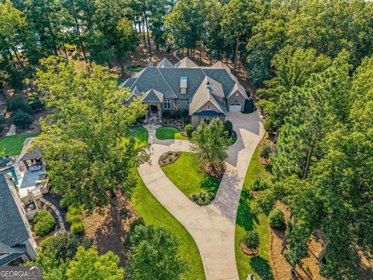 5 bedroom, 5.5 bathroom, 4,742 sq ft single family residence for sale at 1201 Big Water Circle, Greensboro, GA 30642 — photo 3