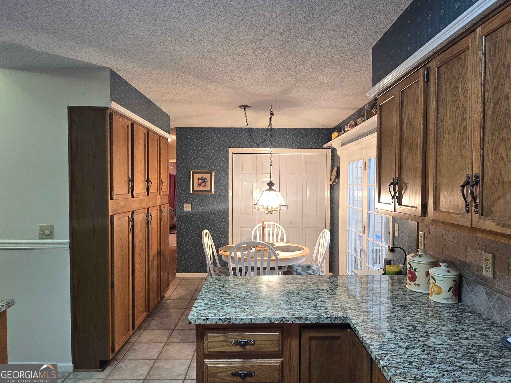 3 bedroom, 2 bathroom, 1,747 sq ft single family residence for sale at 206 Echo Lane, Warner Robins, GA 31088 — photo 6