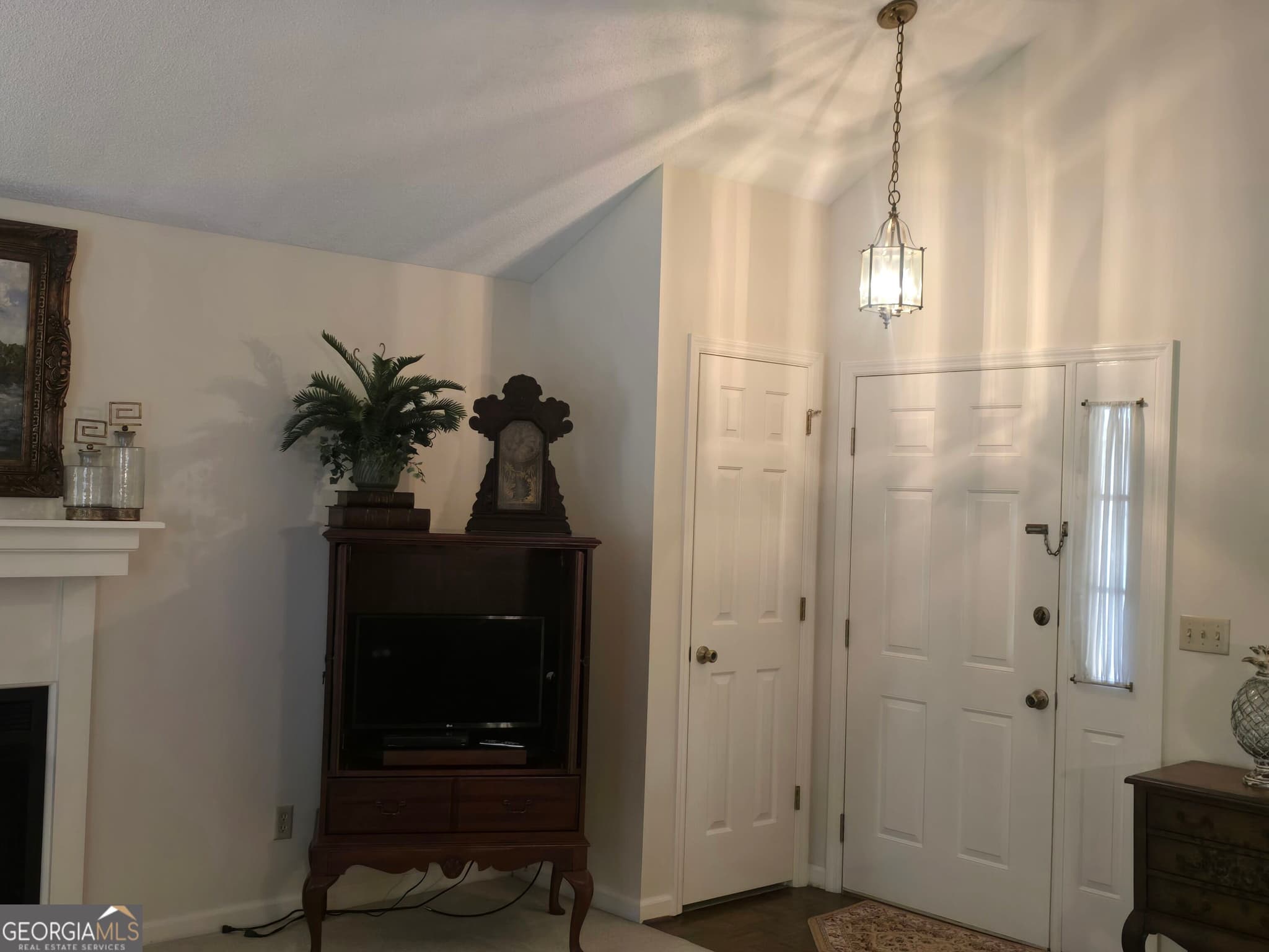 3 bedroom, 2 bathroom, 1,747 sq ft single family residence for sale at 206 Echo Lane, Warner Robins, GA 31088 — photo 3