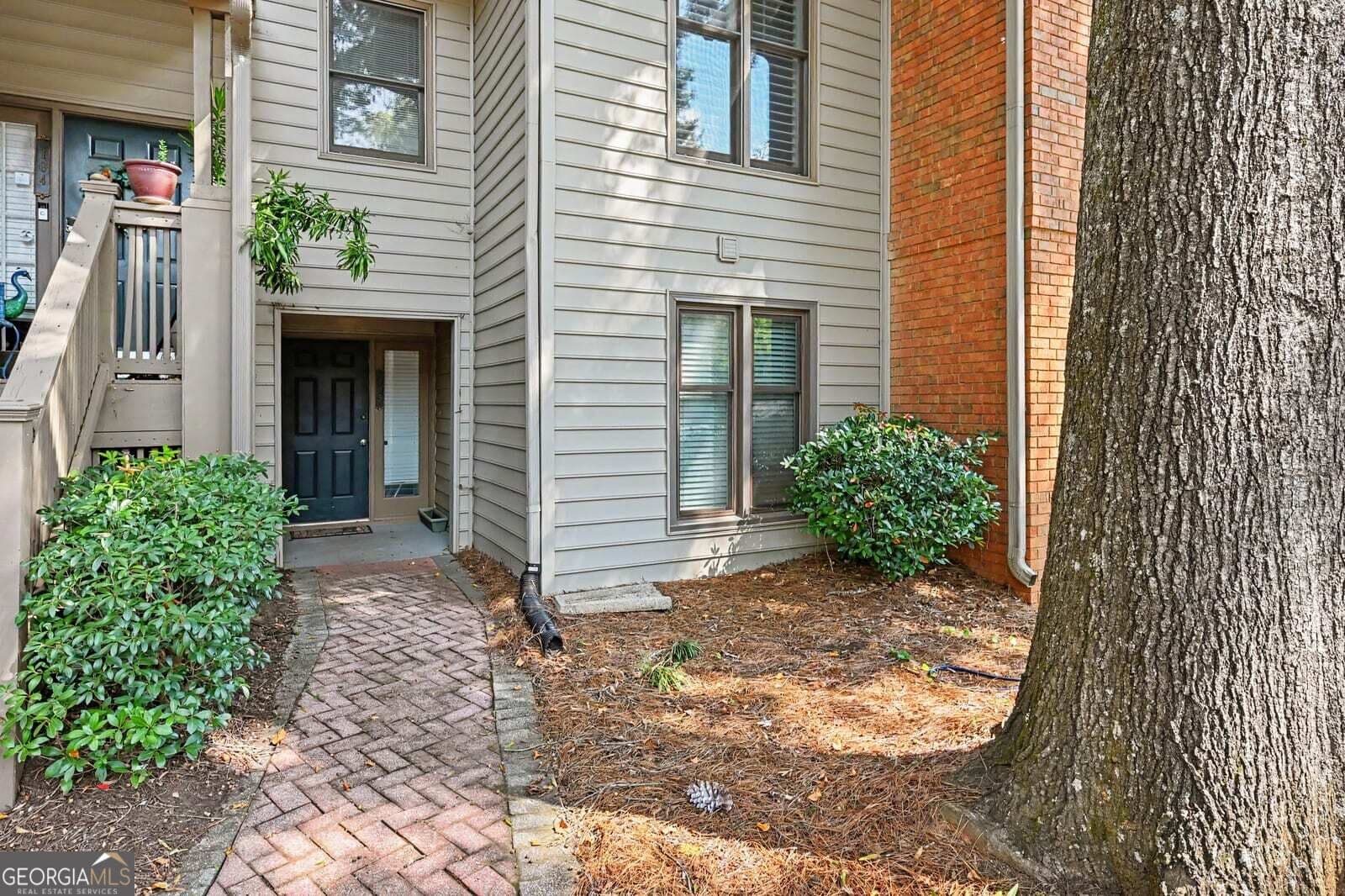 3 bedroom, 2 bathroom, 1,650 sq ft condominium for sale at 105 Garden Court, Atlanta, GA 30328 — photo 8