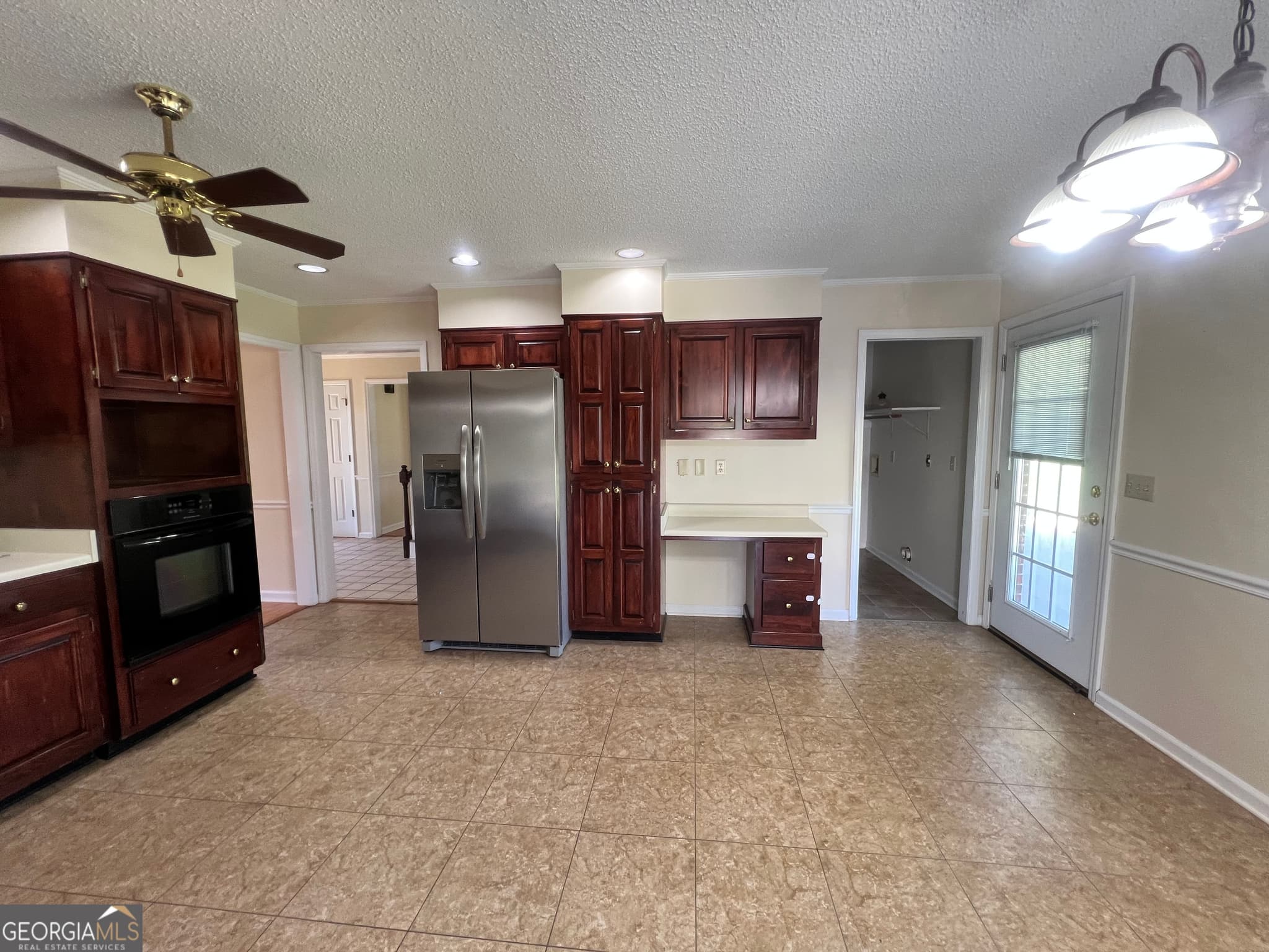 4 bedroom, 2.5 bathroom, 2,056 sq ft single family residence for sale at 906 McAllister Drive, Vidalia, GA 30474 — photo 2