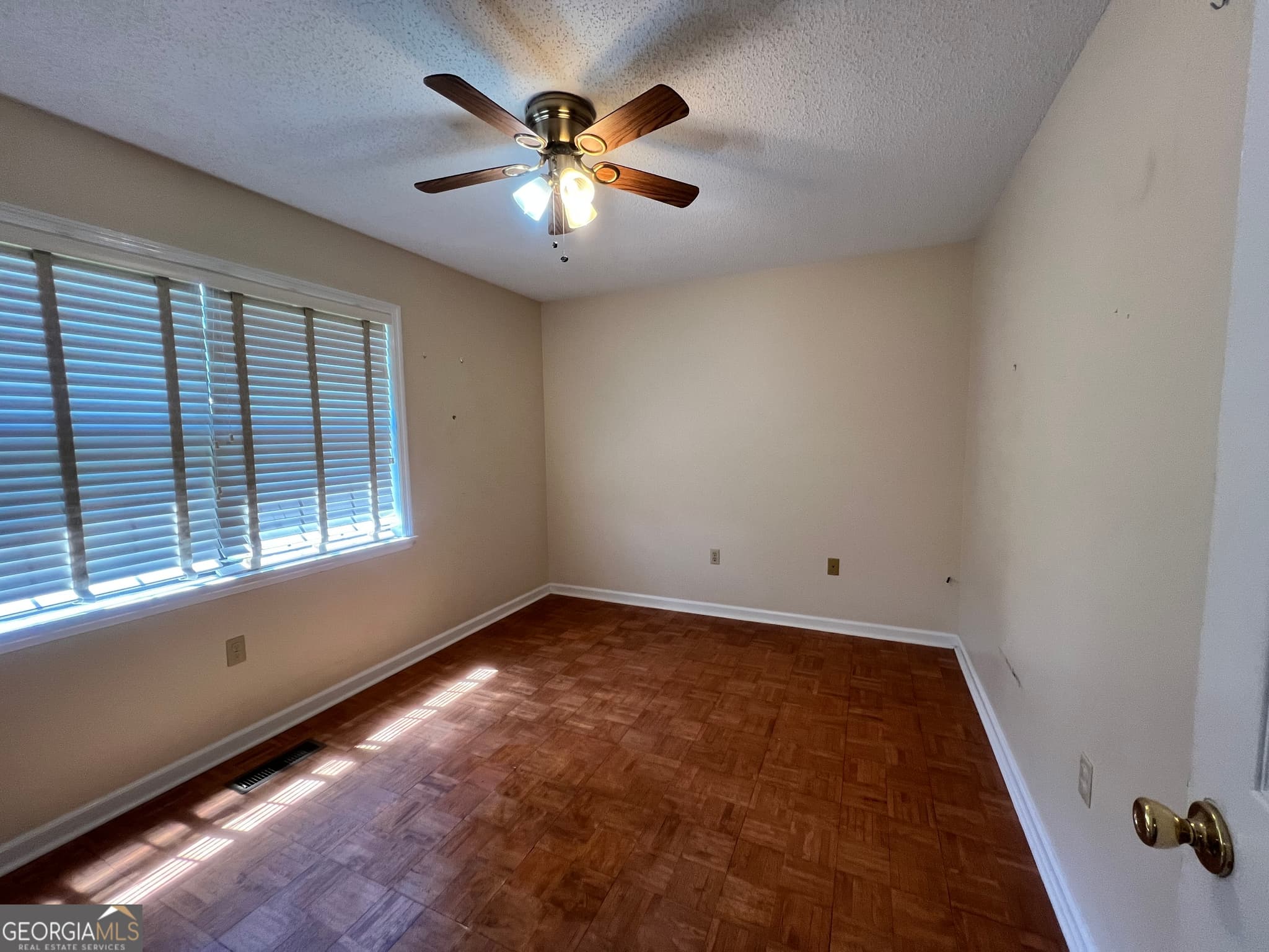 4 bedroom, 2.5 bathroom, 2,056 sq ft single family residence for sale at 906 McAllister Drive, Vidalia, GA 30474 — photo 7