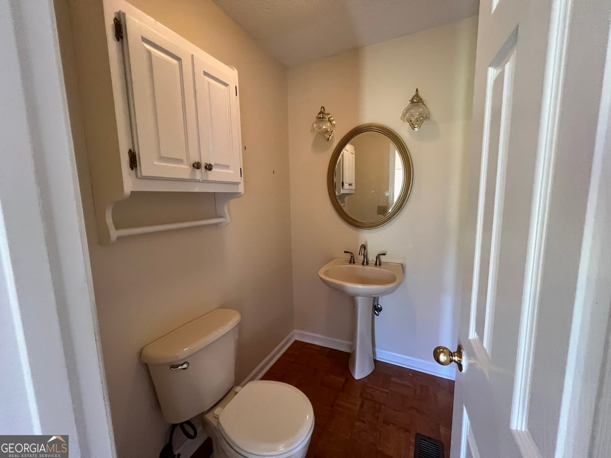 4 bedroom, 2.5 bathroom, 2,056 sq ft single family residence for sale at 906 McAllister Drive, Vidalia, GA 30474 — photo 8