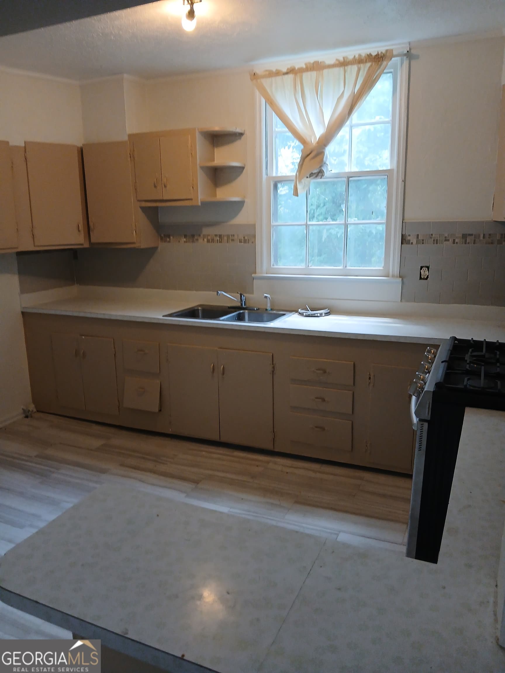 2 bedroom, 1 bathroom, 1,152 sq ft single family residence for sale at 678 Dixie Avenue, Macon, GA 31206 — photo 9