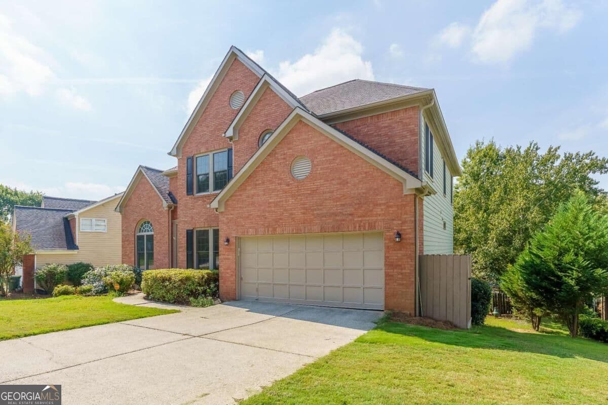 4 bedroom, 3 bathroom, 4,226 sq ft single family residence for rent at 3272 Pomarine Lane, Peachtree Corners, GA 30092 for $3,750 a month — photo 3
