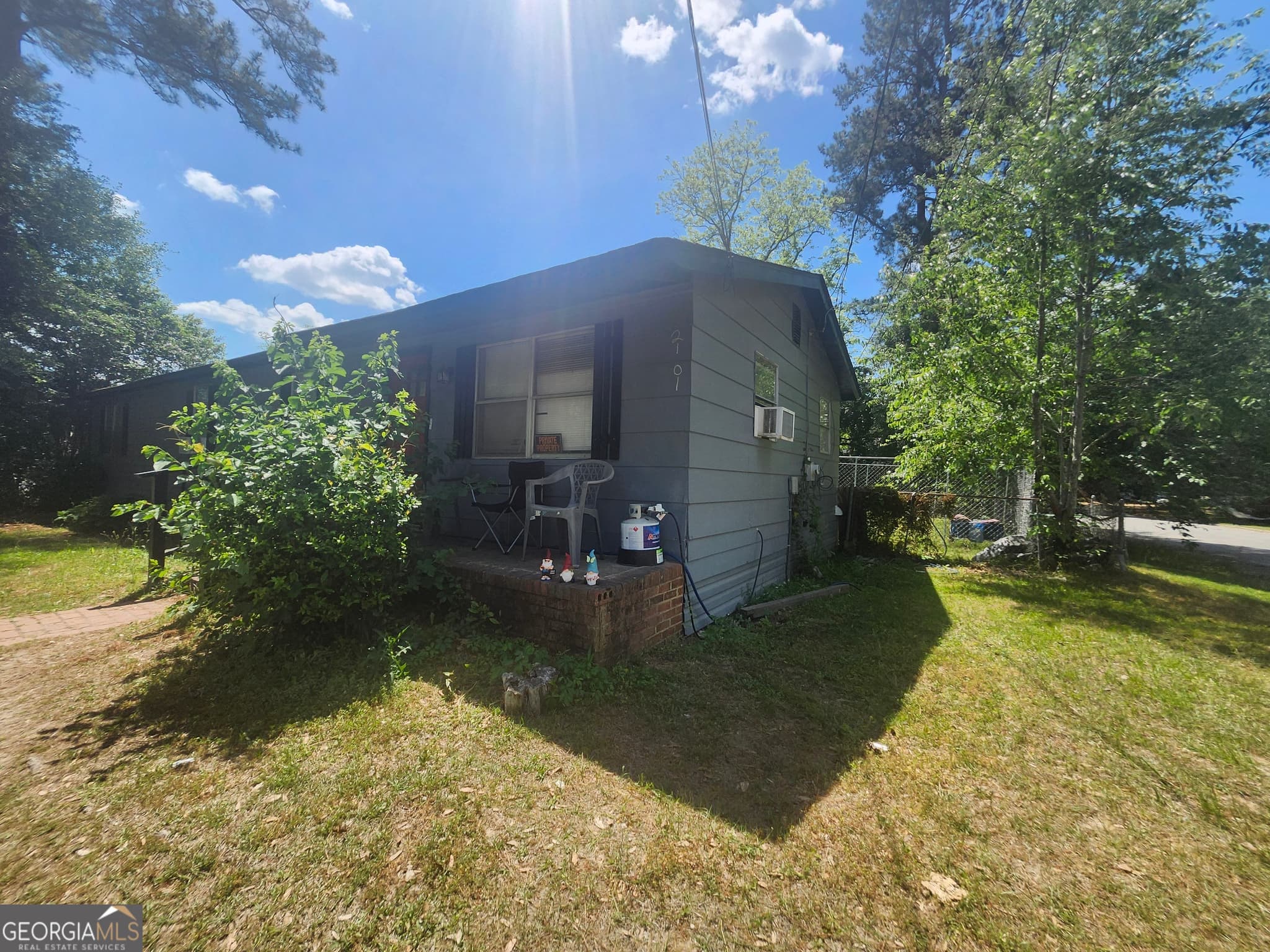 3 bedroom, 2 bathroom, 1,480 sq ft single family residence for sale at 2101 S Madison Street, Albany, GA 31701 — photo 3