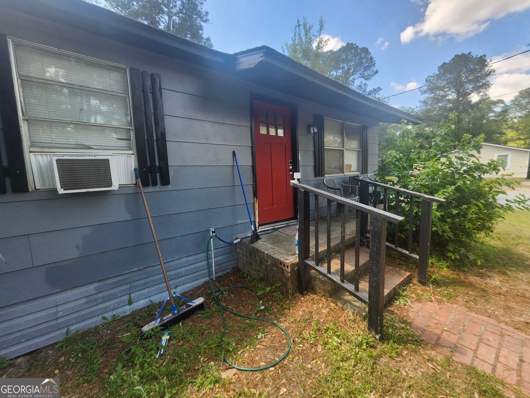 3 bedroom, 2 bathroom, 1,480 sq ft single family residence for sale at 2101 S Madison Street, Albany, GA 31701