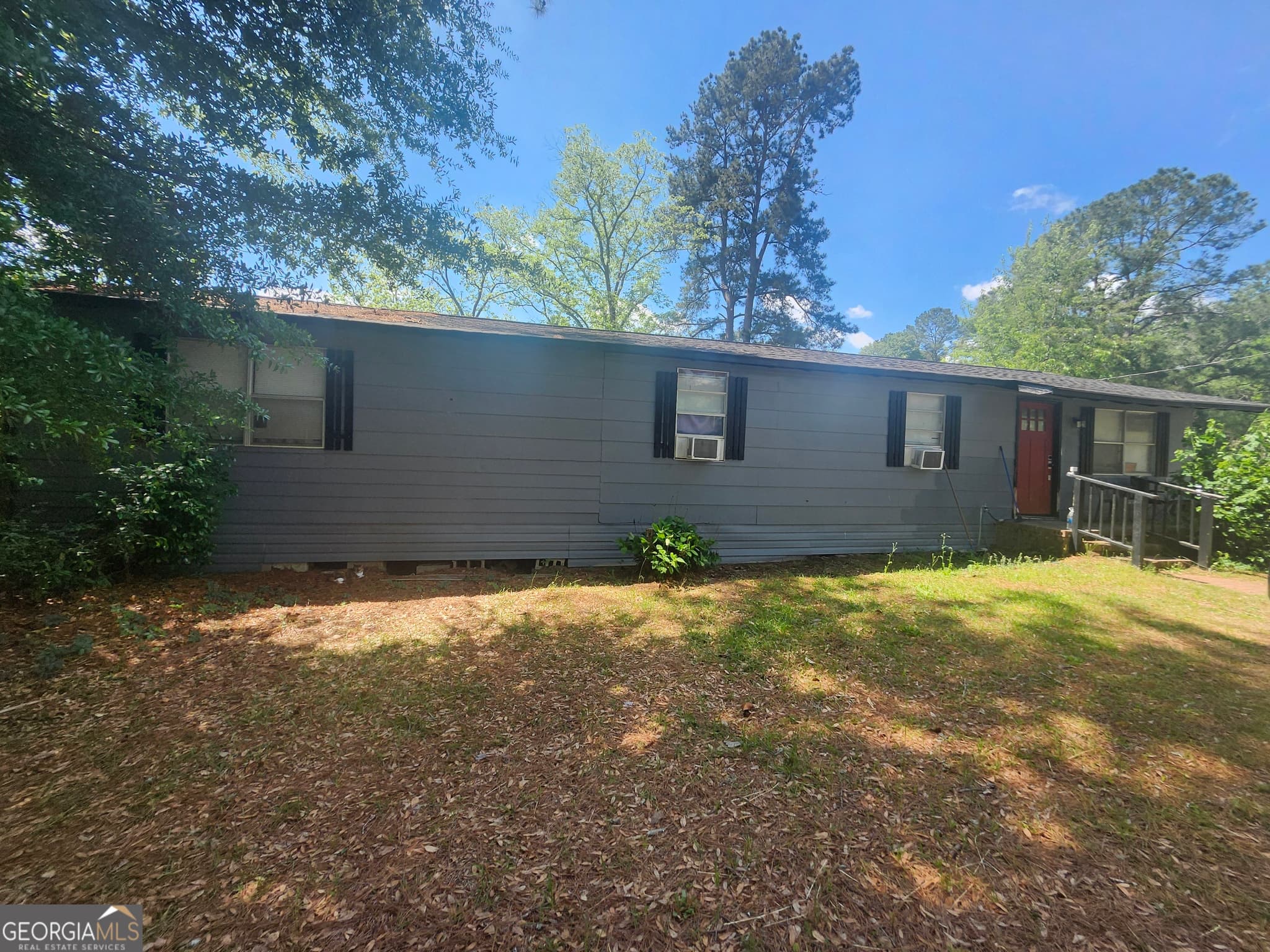 3 bedroom, 2 bathroom, 1,480 sq ft single family residence for sale at 2101 S Madison Street, Albany, GA 31701 — photo 4